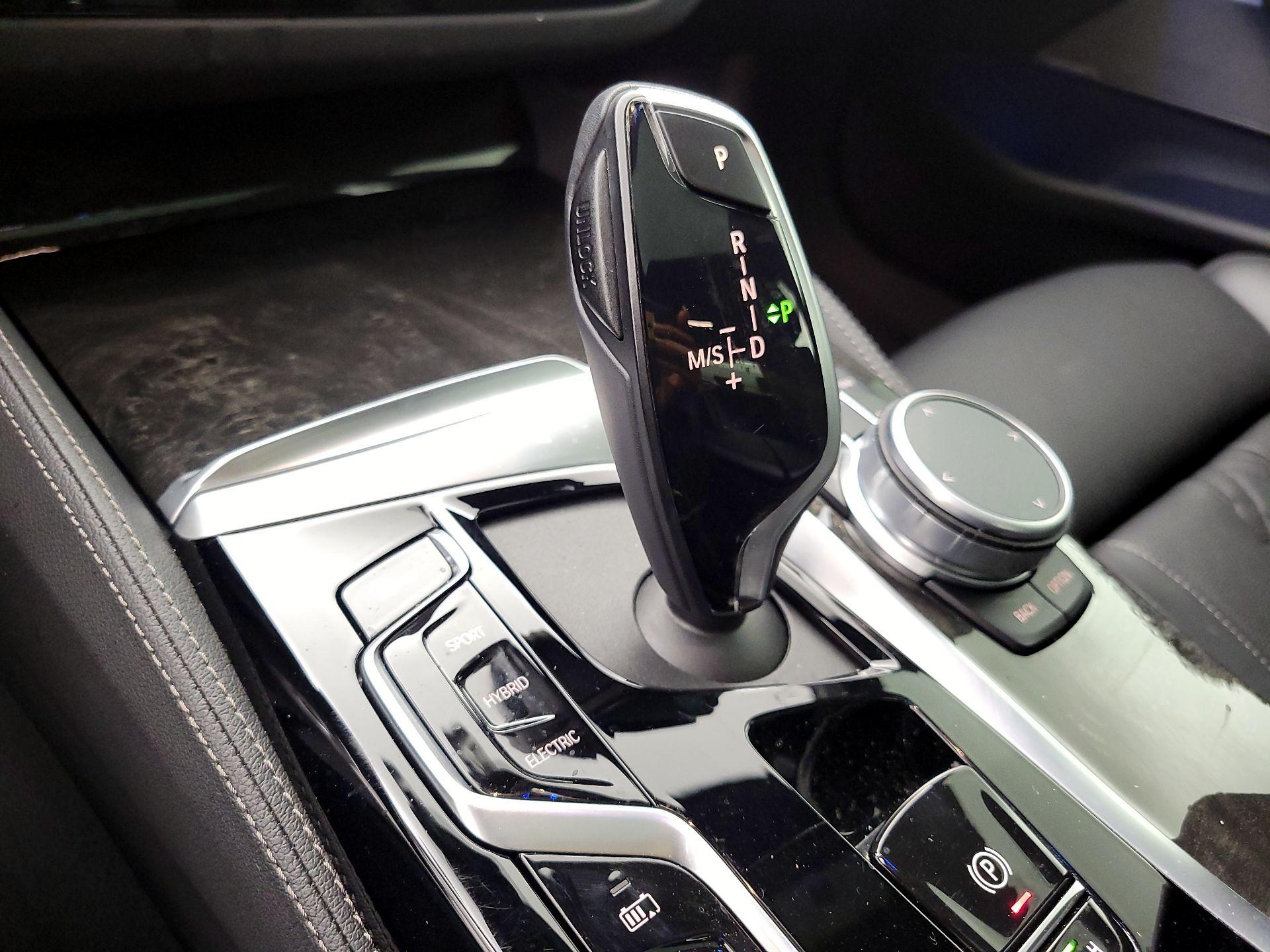 Thumbnail: 2022 BMW 5 Series - 18