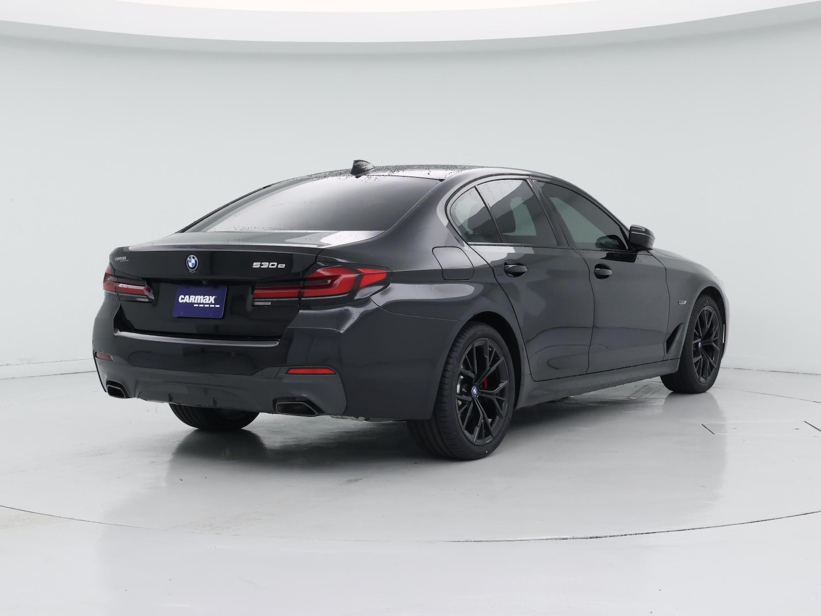 2022 BMW 5 Series 530e - Photo 9