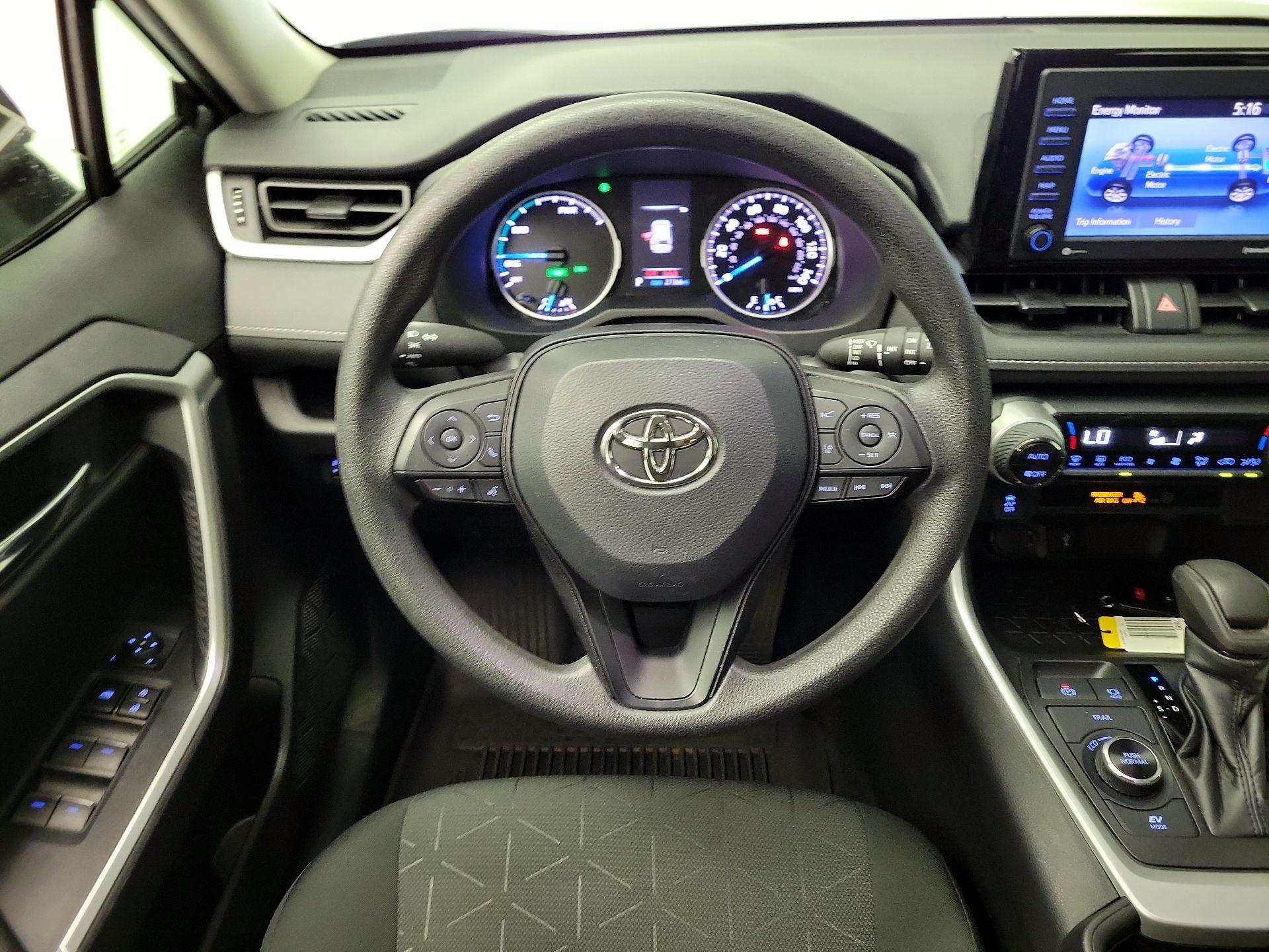 Thumbnail: 2022 Toyota RAV4 - 10