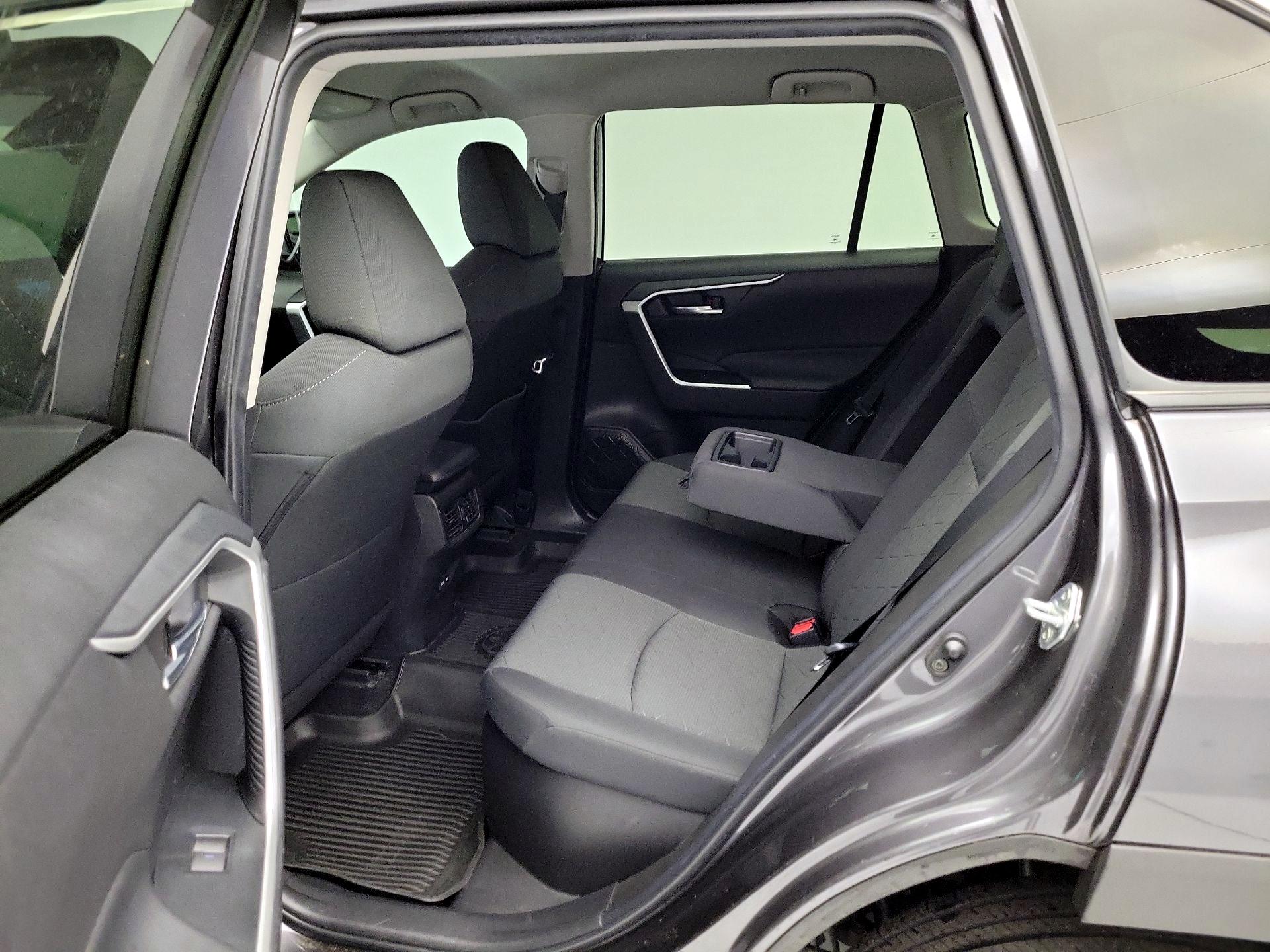 Thumbnail: 2022 Toyota RAV4 - 19