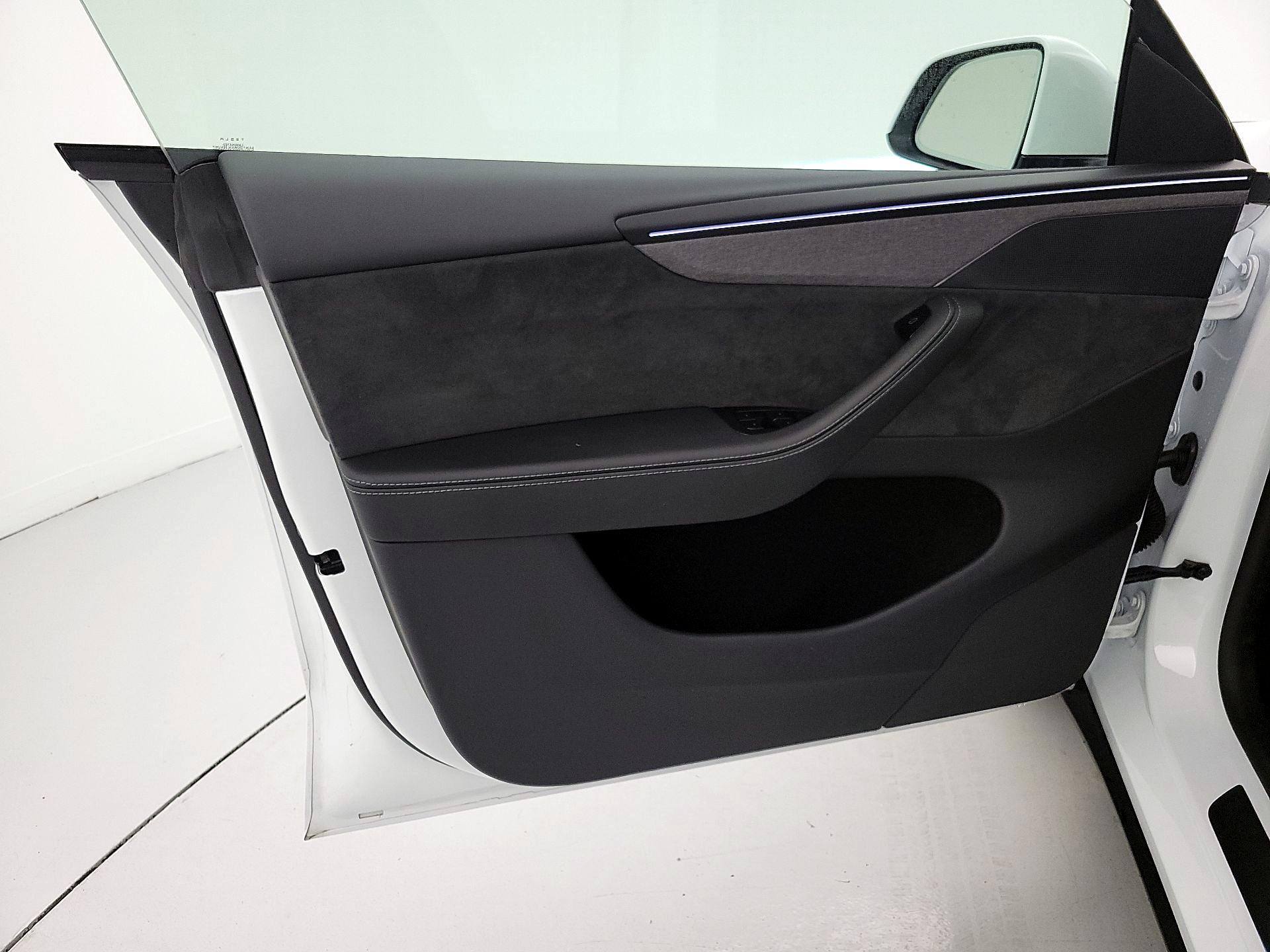 Thumbnail: 2026 Tesla Model Y - 12
