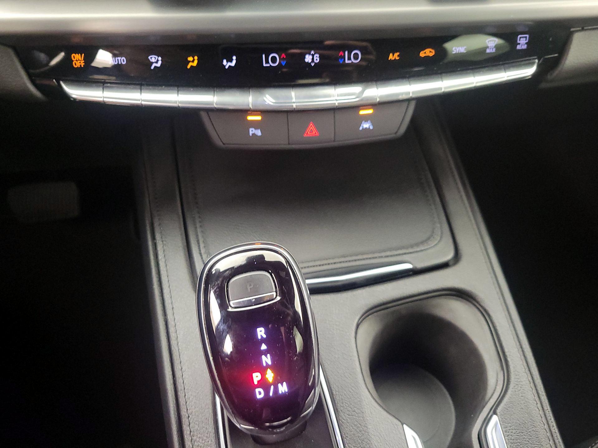 Thumbnail: 2025 Cadillac XT4 - 16