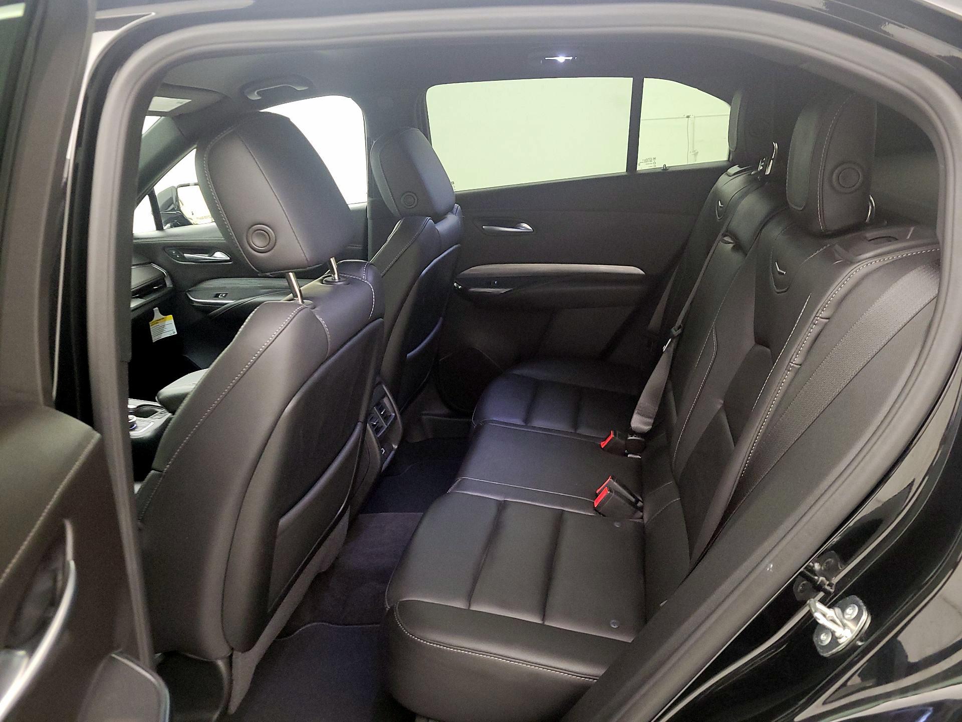 Thumbnail: 2025 Cadillac XT4 - 19