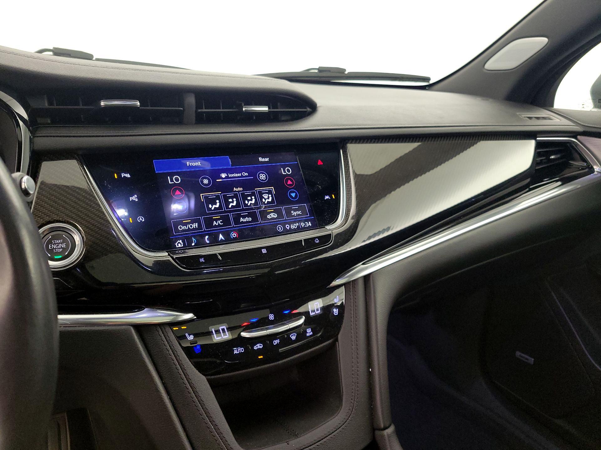 Thumbnail: 2020 Cadillac XT6 - 17