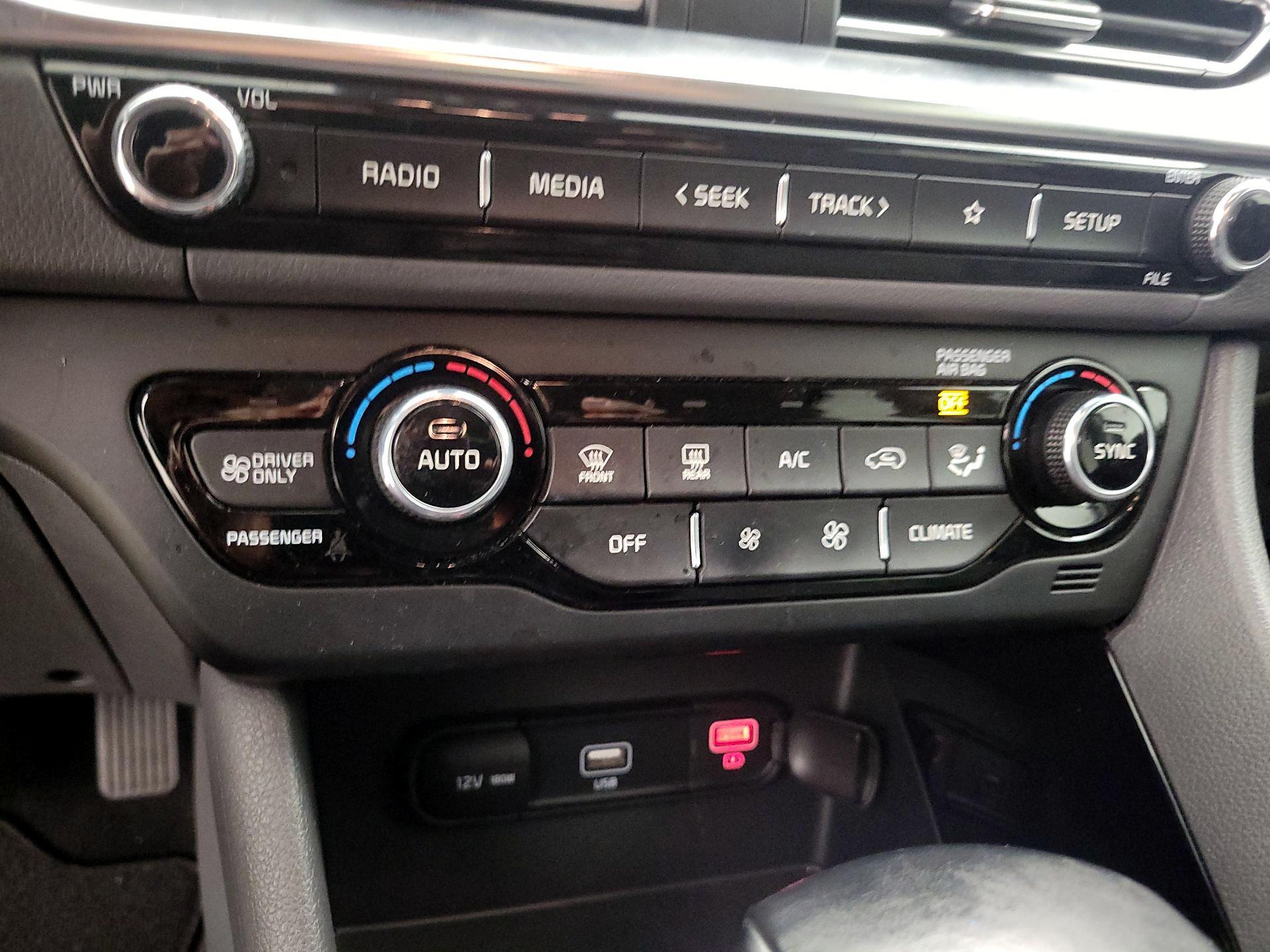 Thumbnail: 2021 Kia Niro - 15
