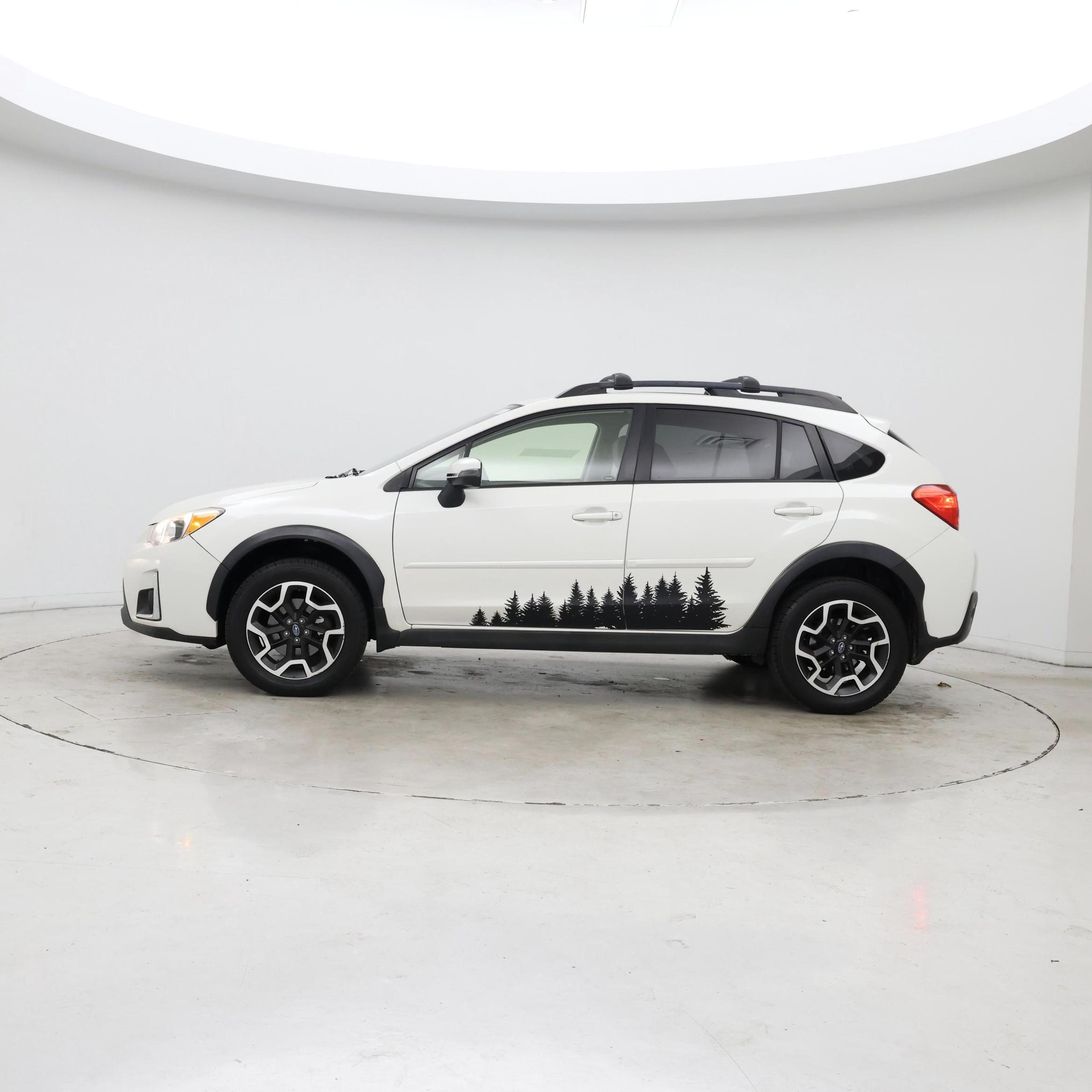 Thumbnail: 2017 Subaru Crosstrek - 3