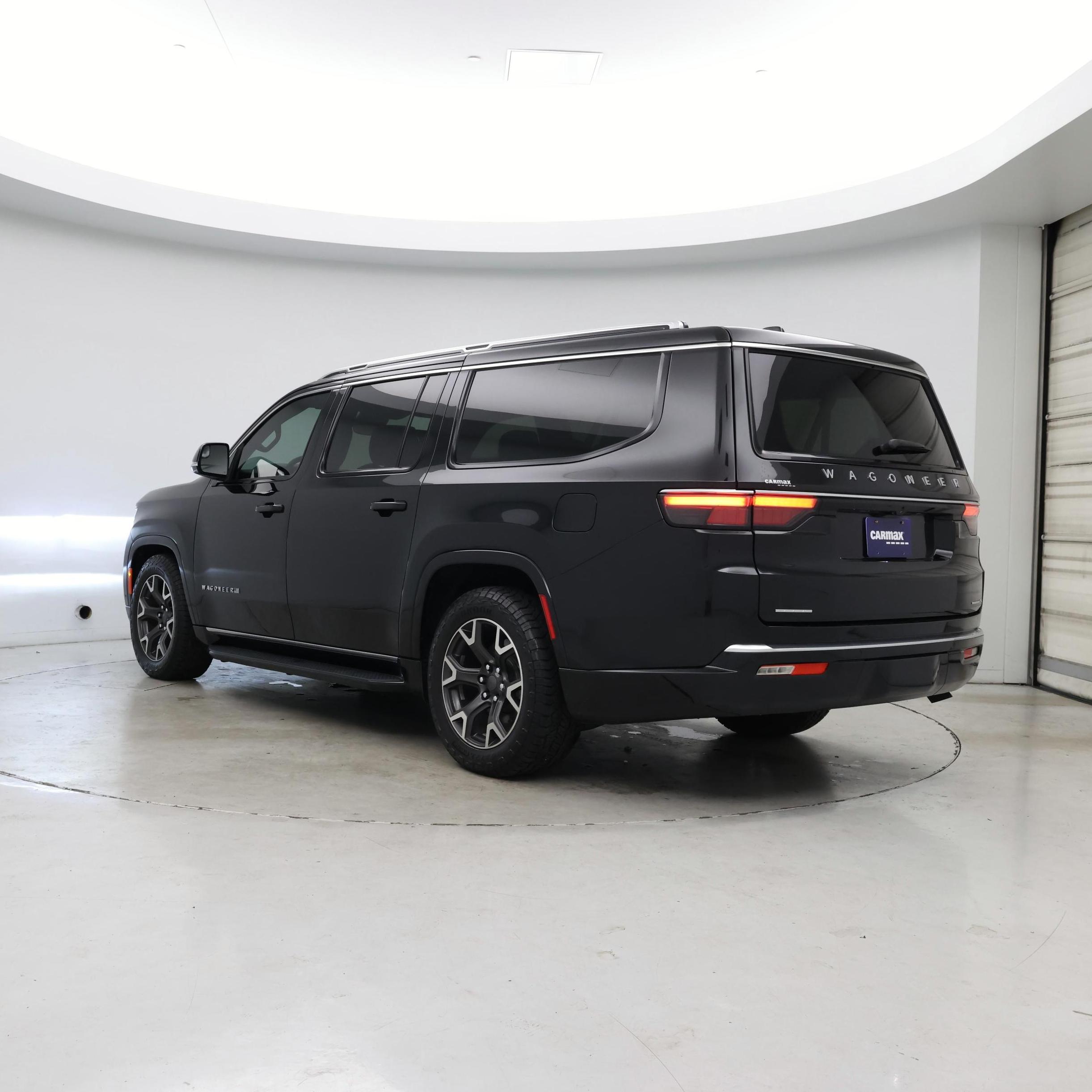 Thumbnail: 2023 Jeep Wagoneer - 2
