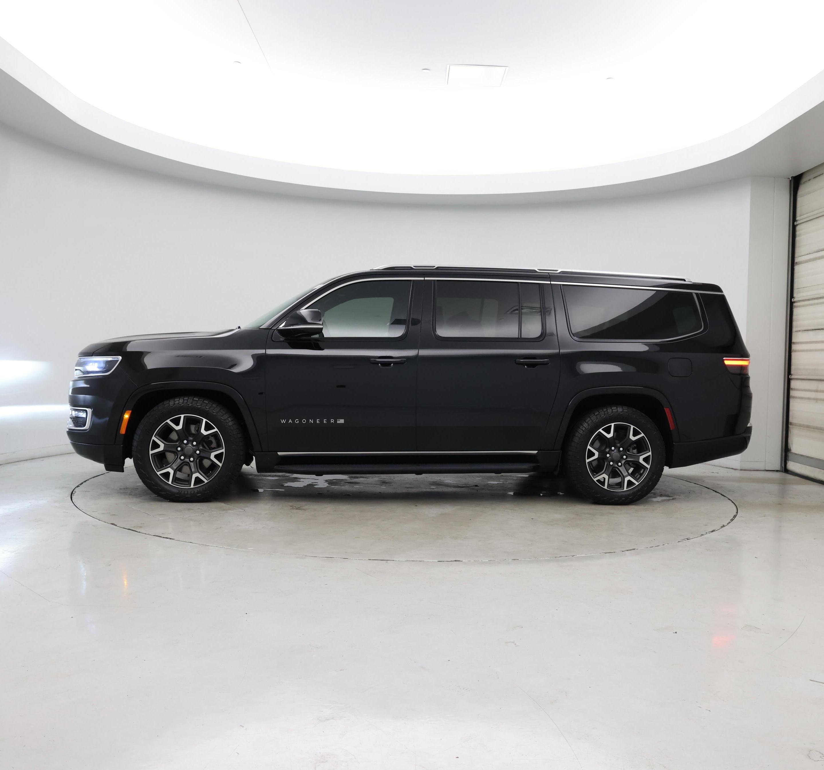 Thumbnail: 2023 Jeep Wagoneer - 3