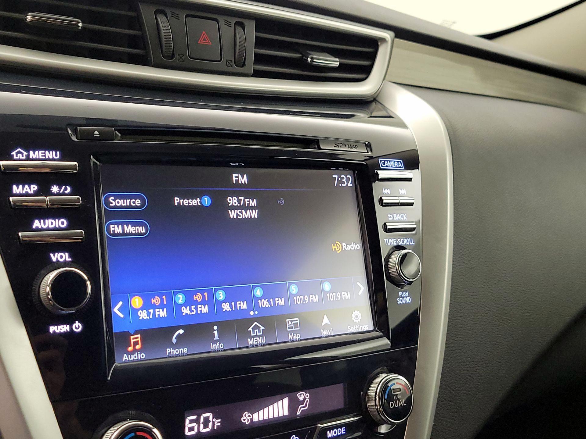 Thumbnail: 2016 Nissan Murano - 16