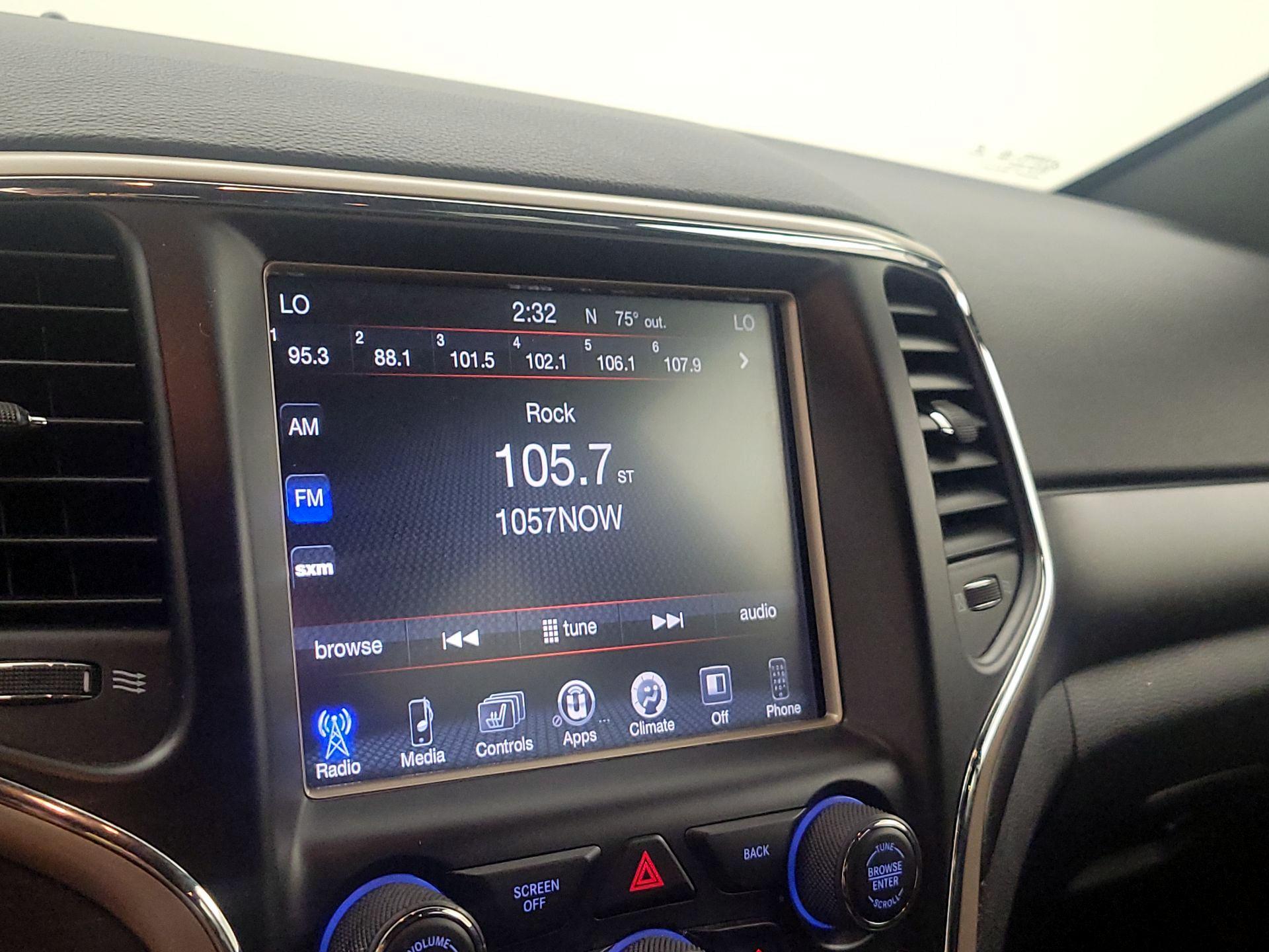 Thumbnail: 2015 Jeep Grand Cherokee - 15