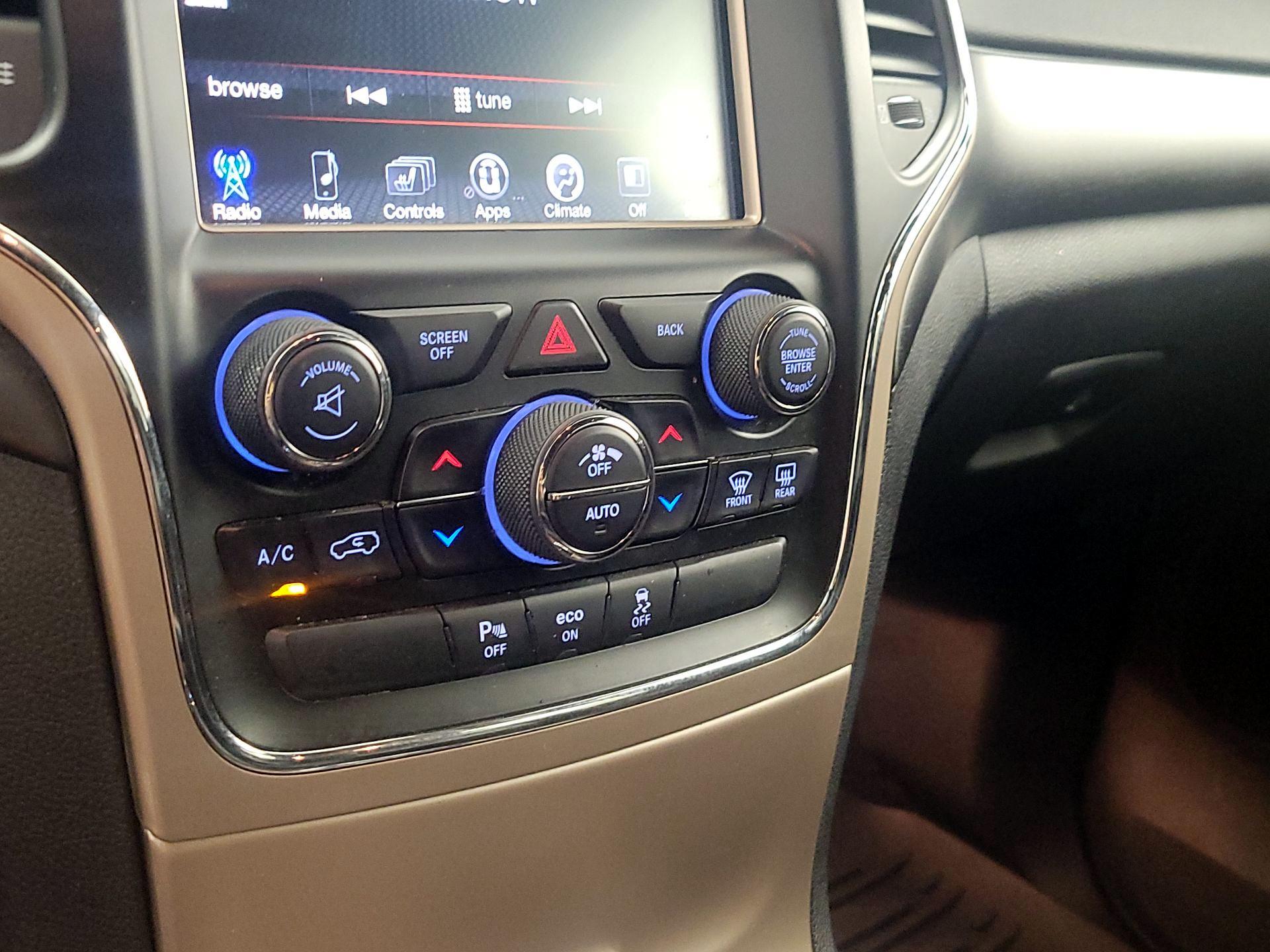Thumbnail: 2015 Jeep Grand Cherokee - 16