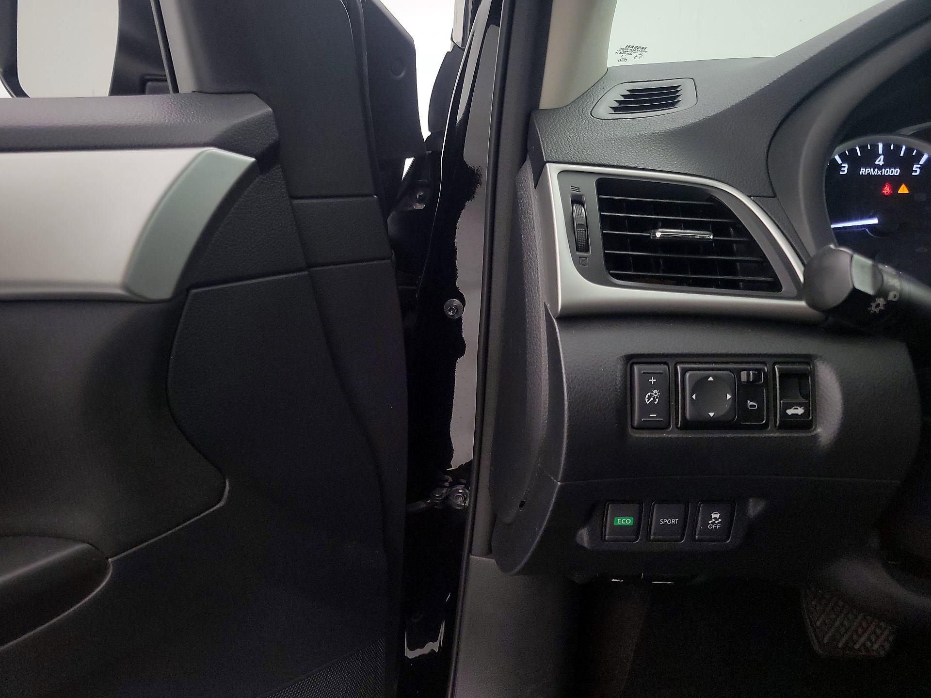 Thumbnail: 2018 Nissan Sentra - 13