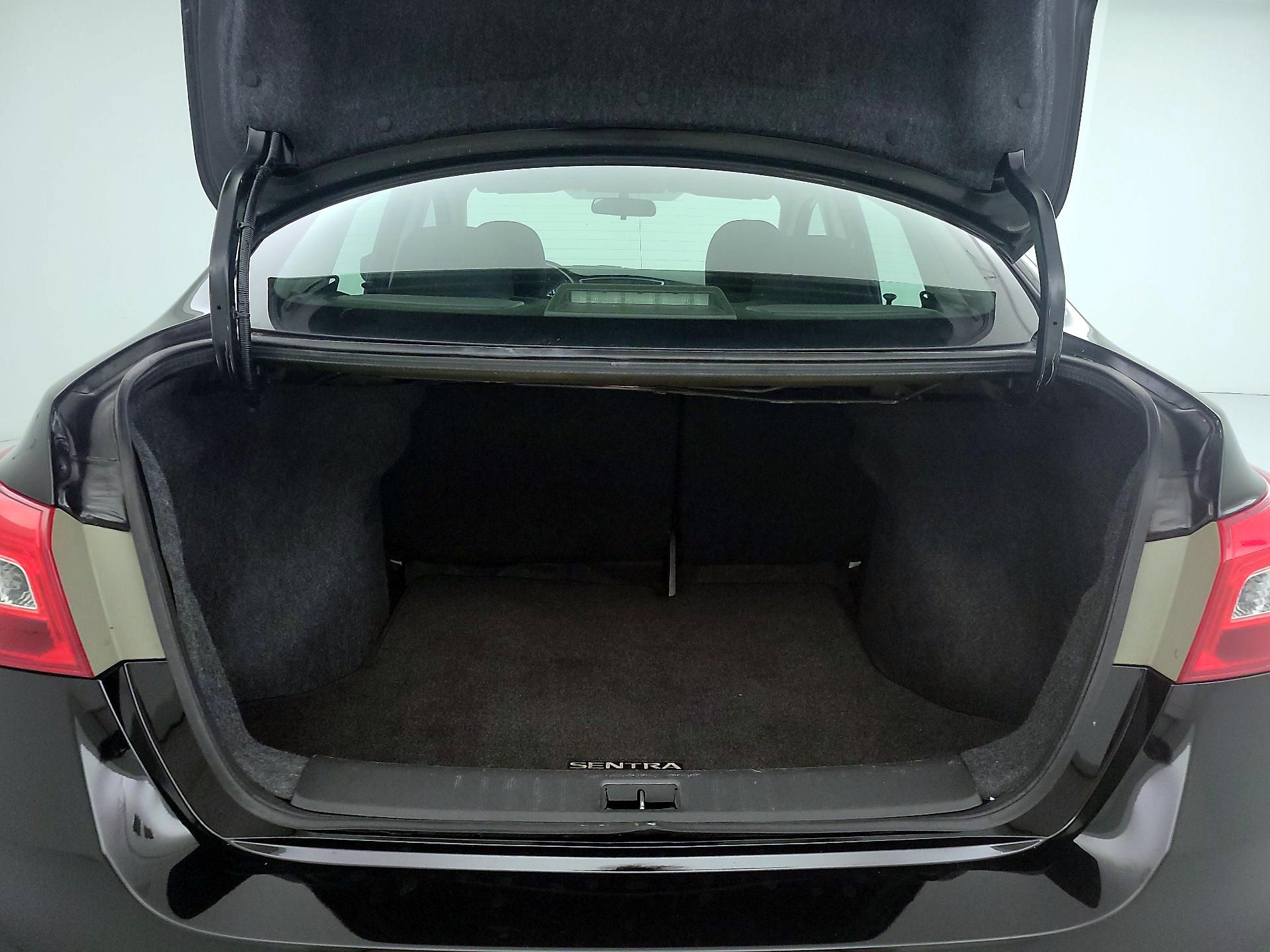 Thumbnail: 2018 Nissan Sentra - 20