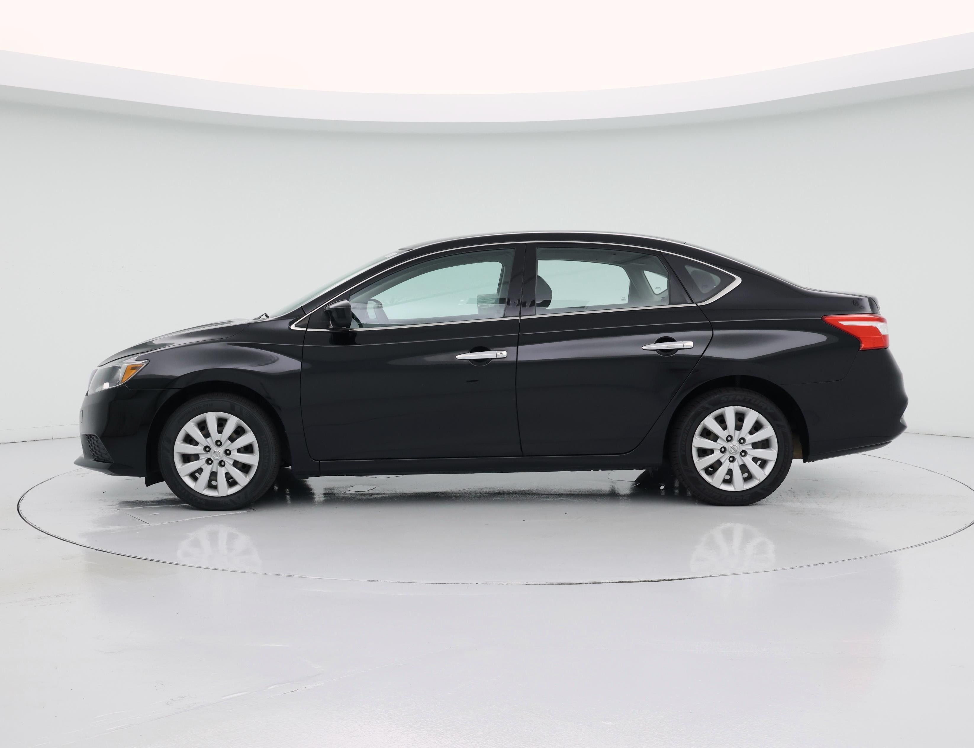 Thumbnail: 2018 Nissan Sentra - 3