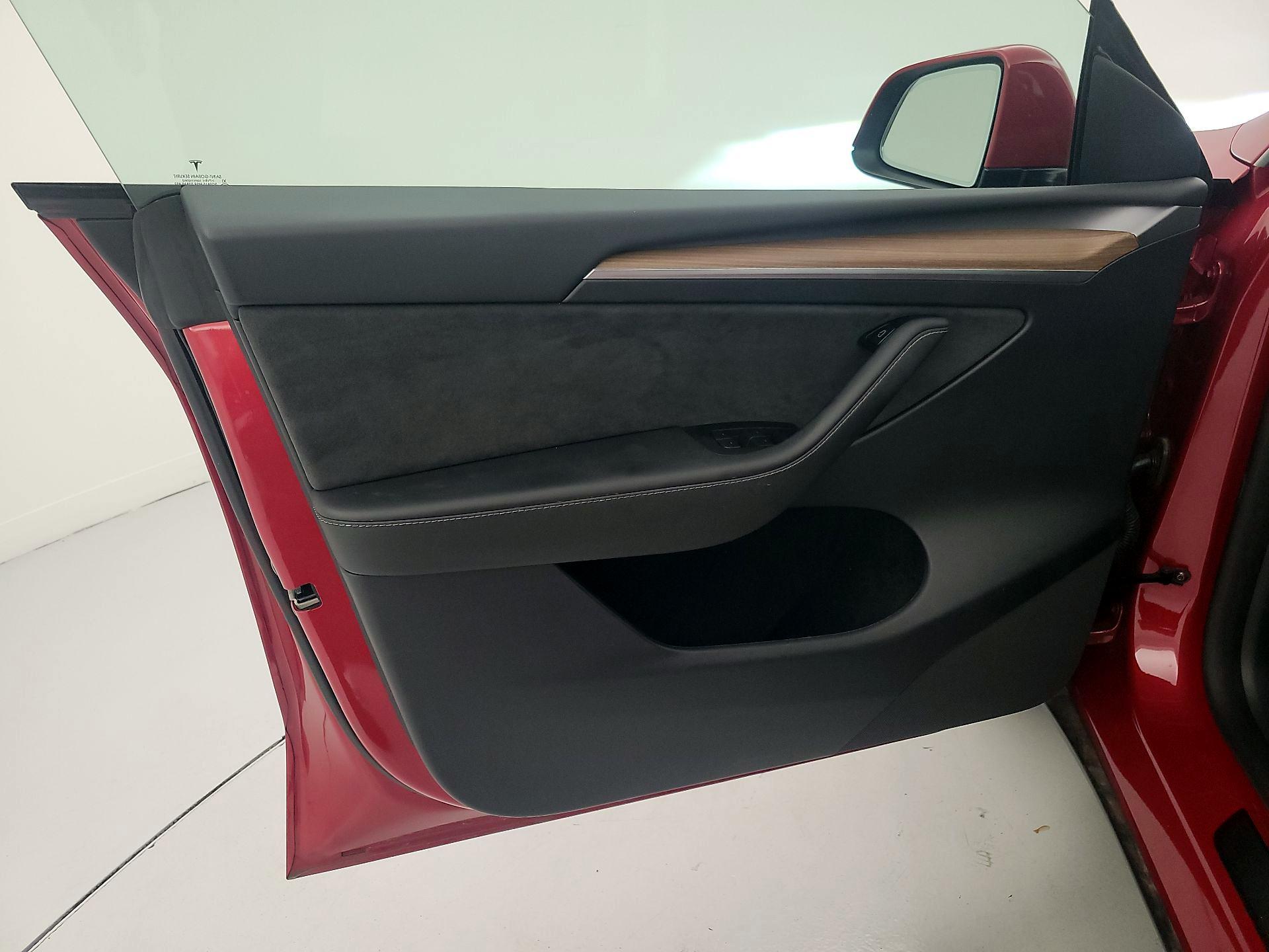 Thumbnail: 2023 Tesla Model Y - 12