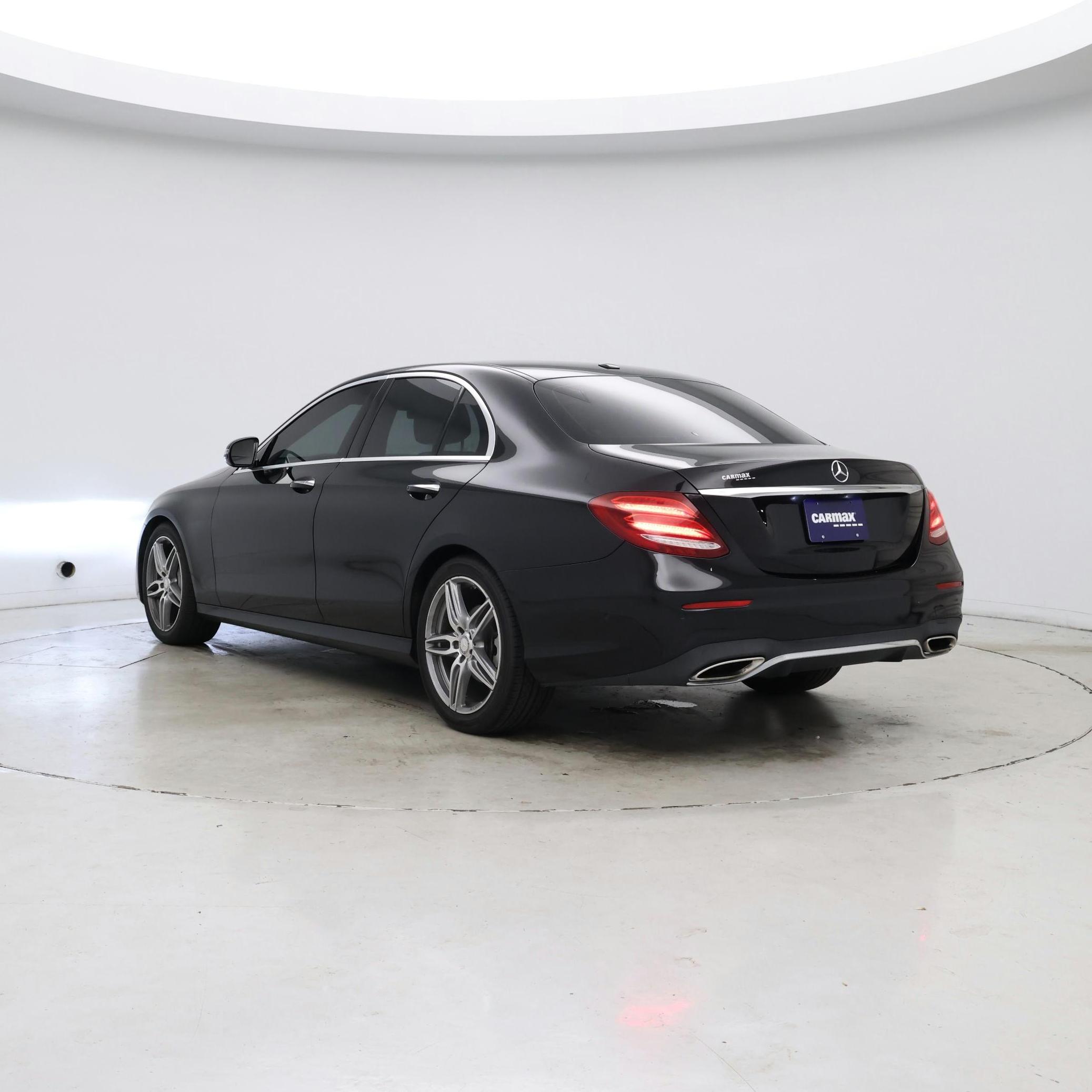Thumbnail: 2017 Mercedes-Benz E-Class - 2