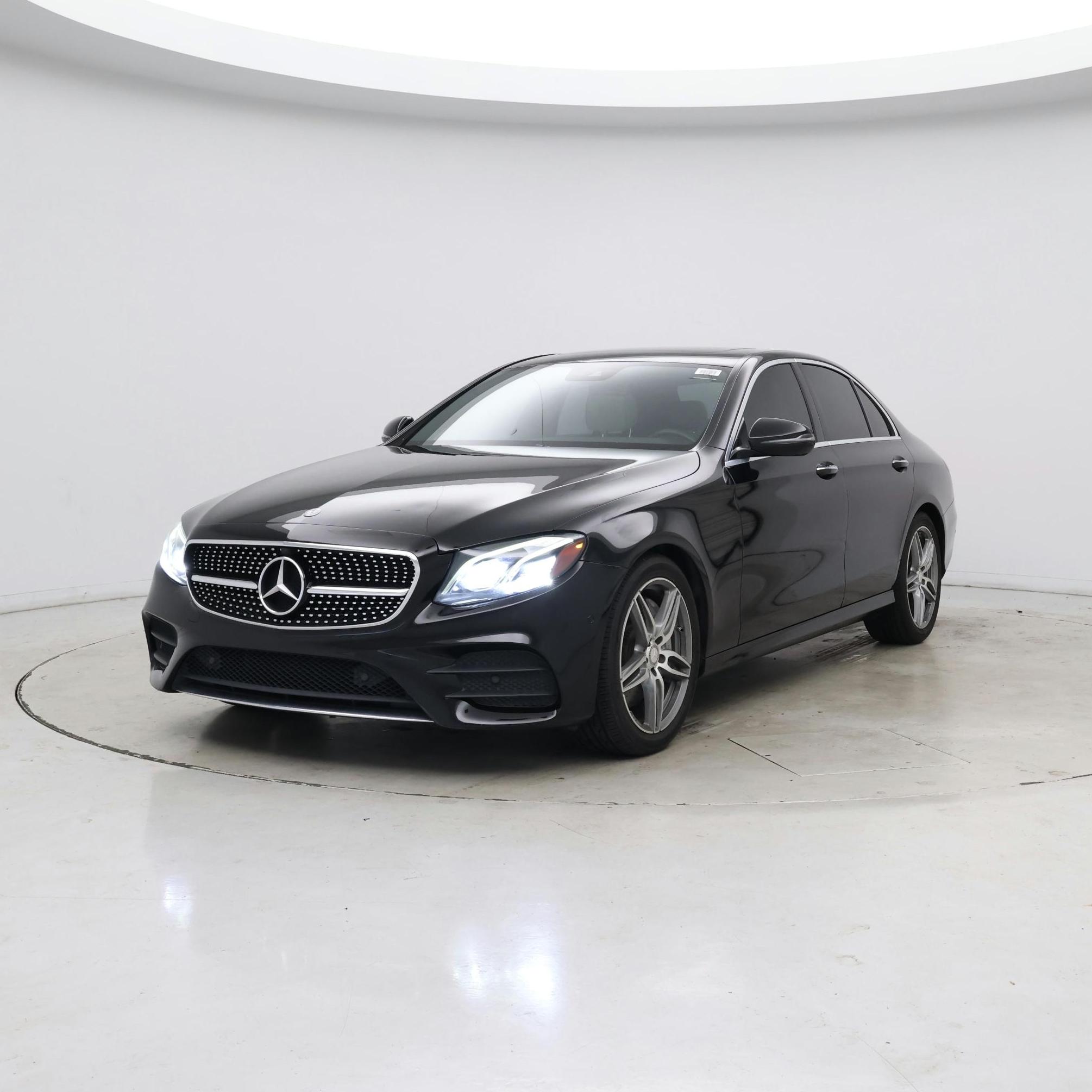 Thumbnail: 2017 Mercedes-Benz E-Class - 4