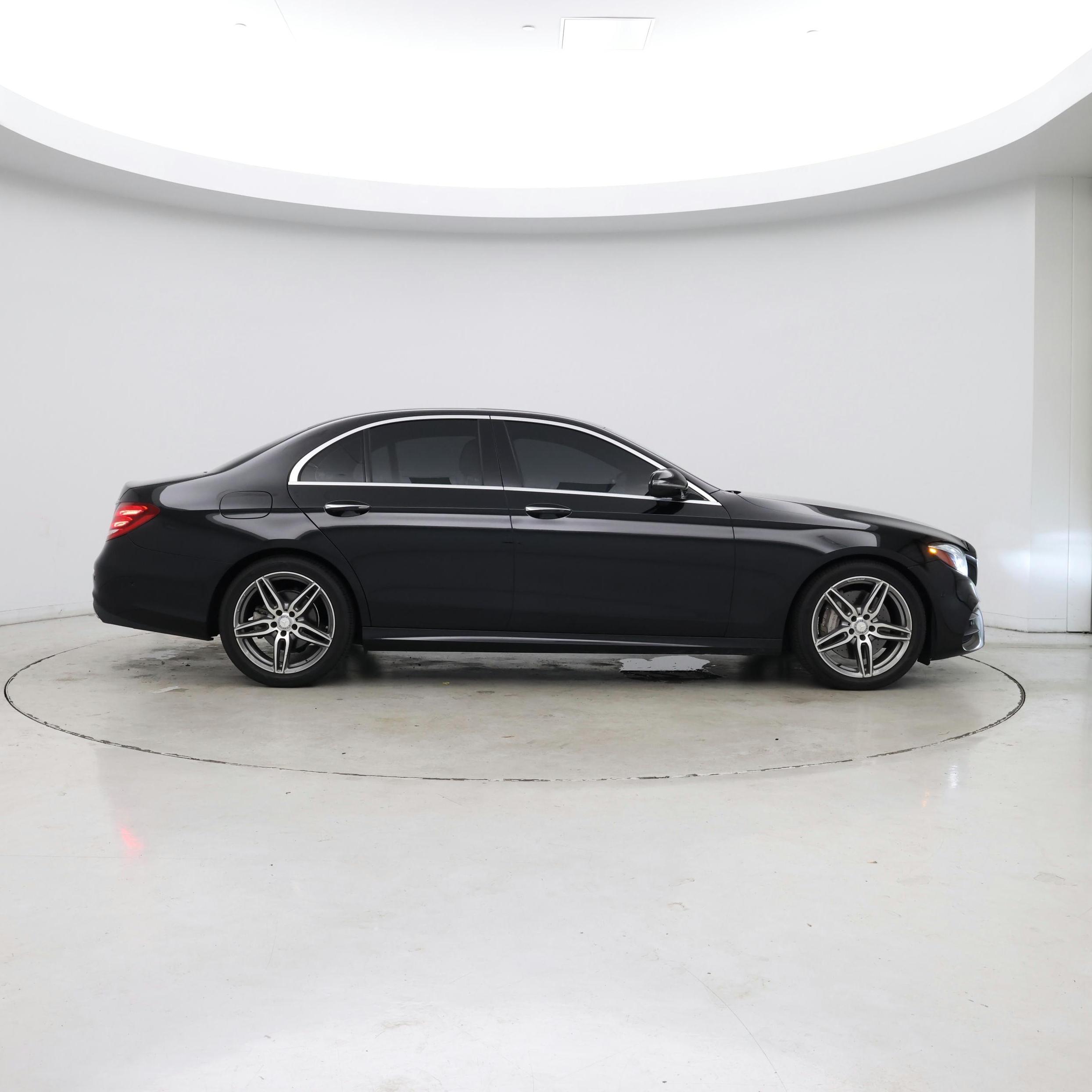 Thumbnail: 2017 Mercedes-Benz E-Class - 7
