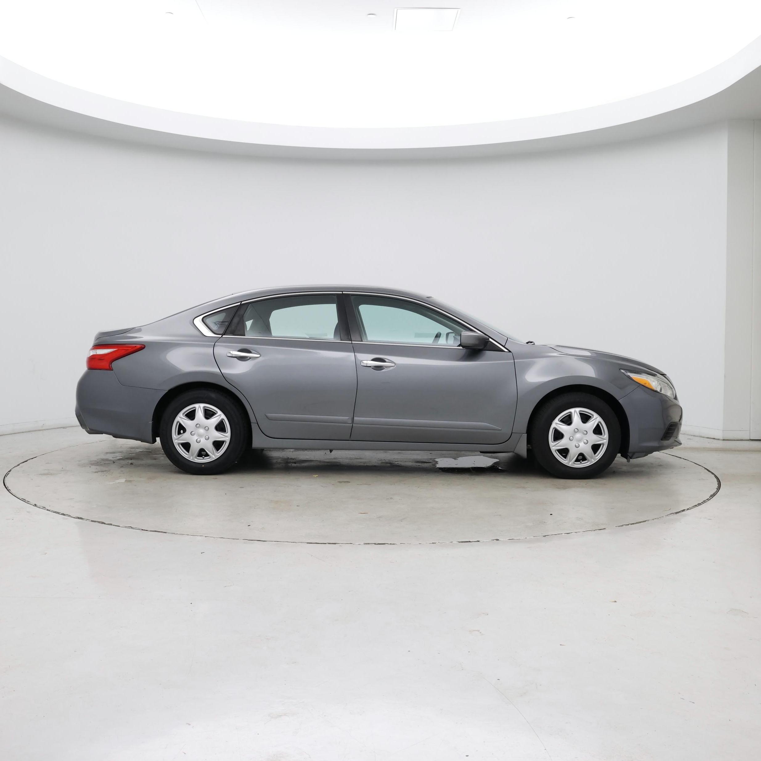Thumbnail: 2017 Nissan Altima - 7