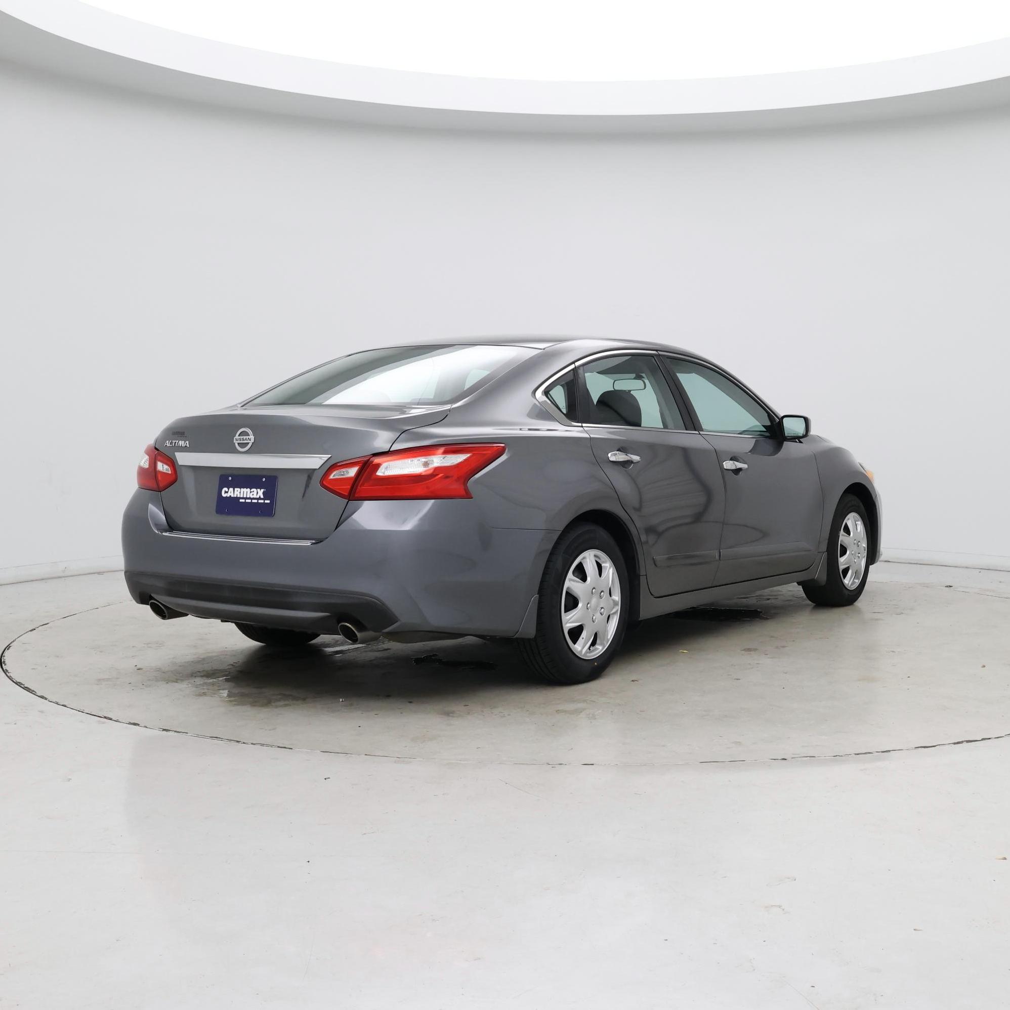 Thumbnail: 2017 Nissan Altima - 8