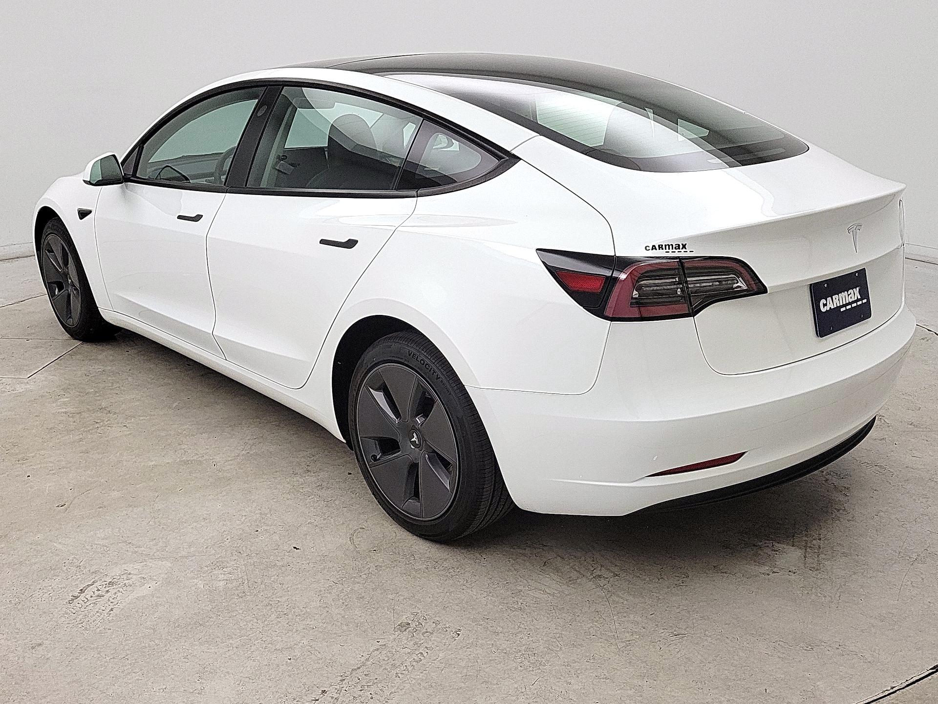 Thumbnail: 2023 Tesla Model 3 - 7