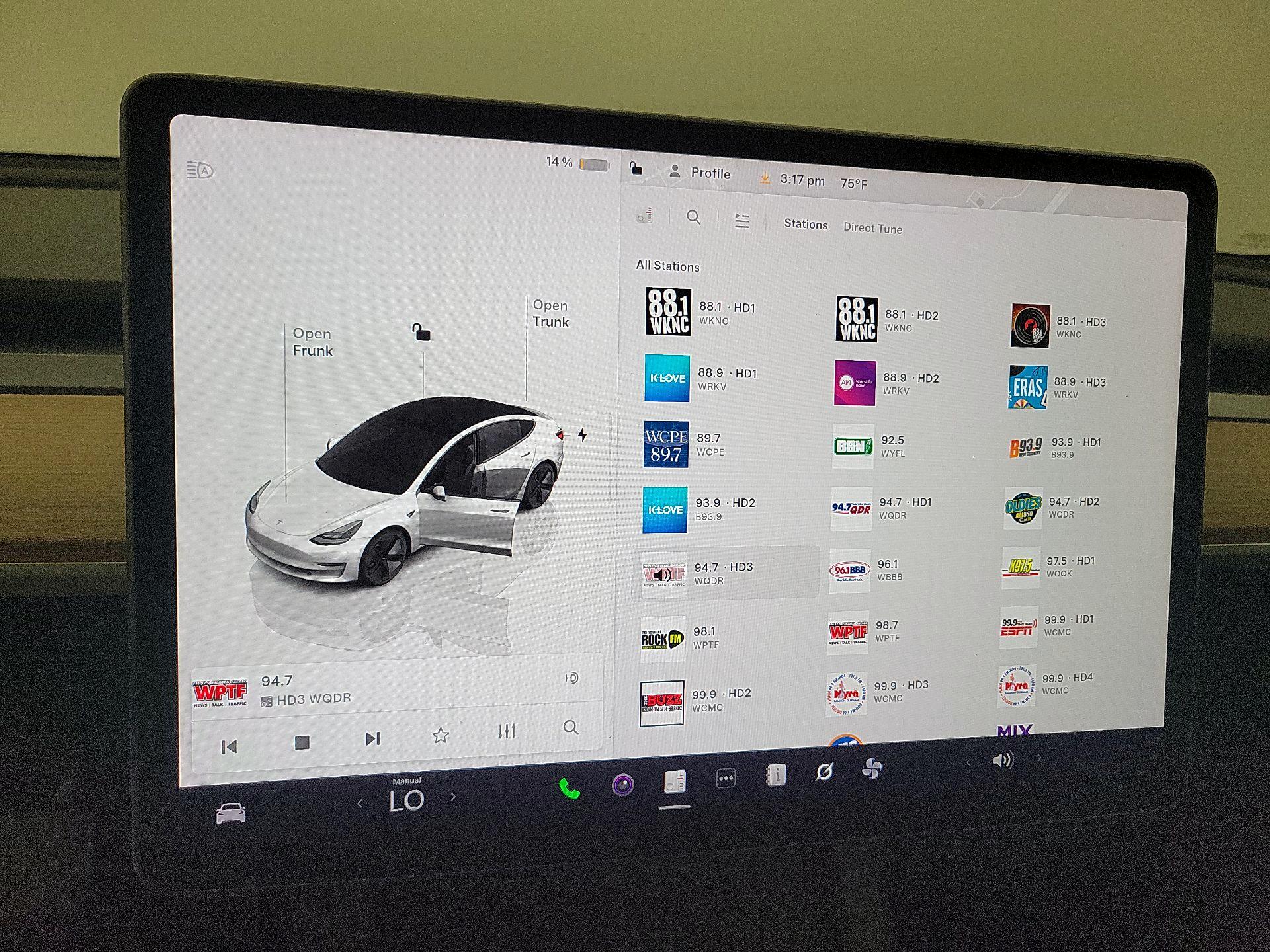 Thumbnail: 2023 Tesla Model 3 - 14