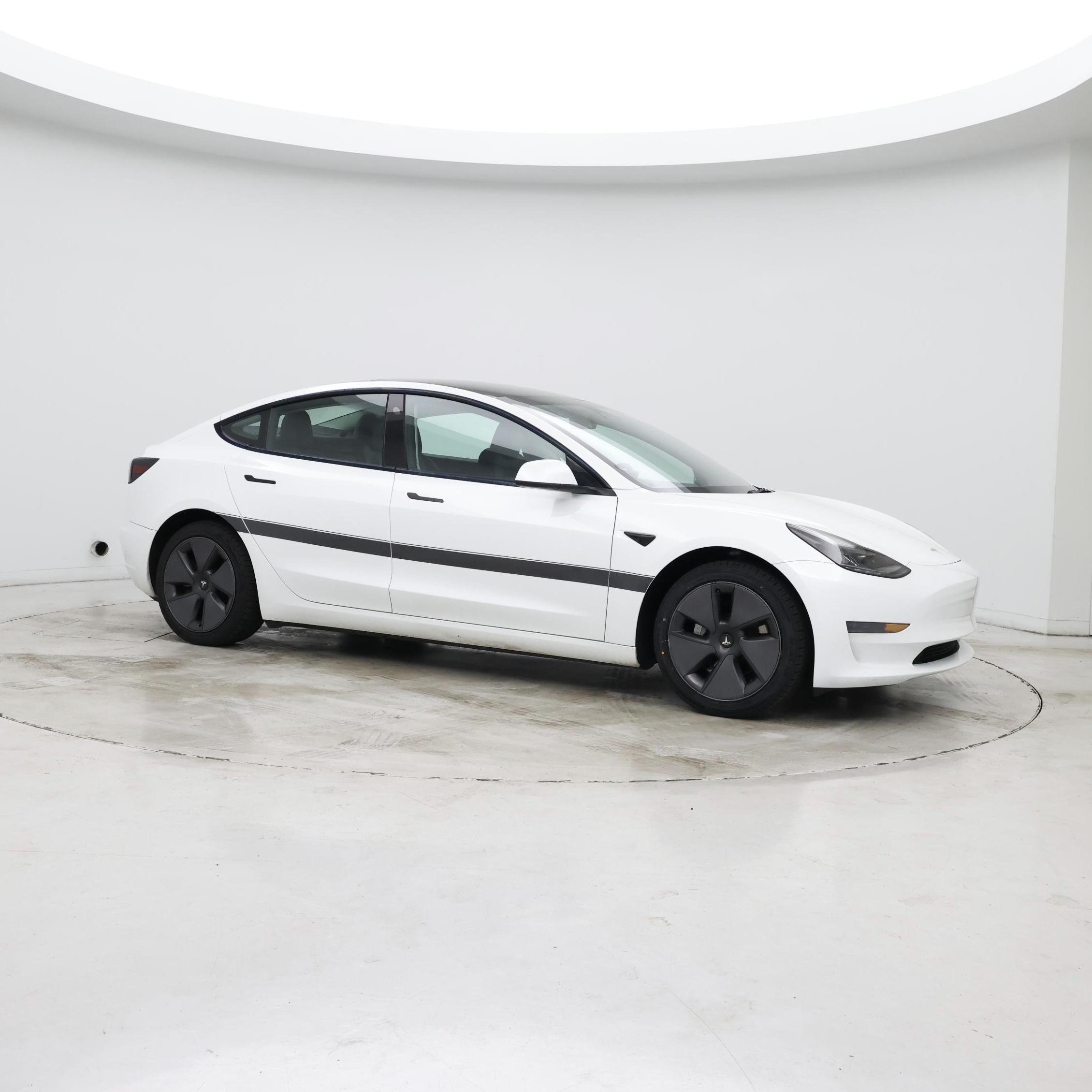 Thumbnail: 2023 Tesla Model 3 - 7