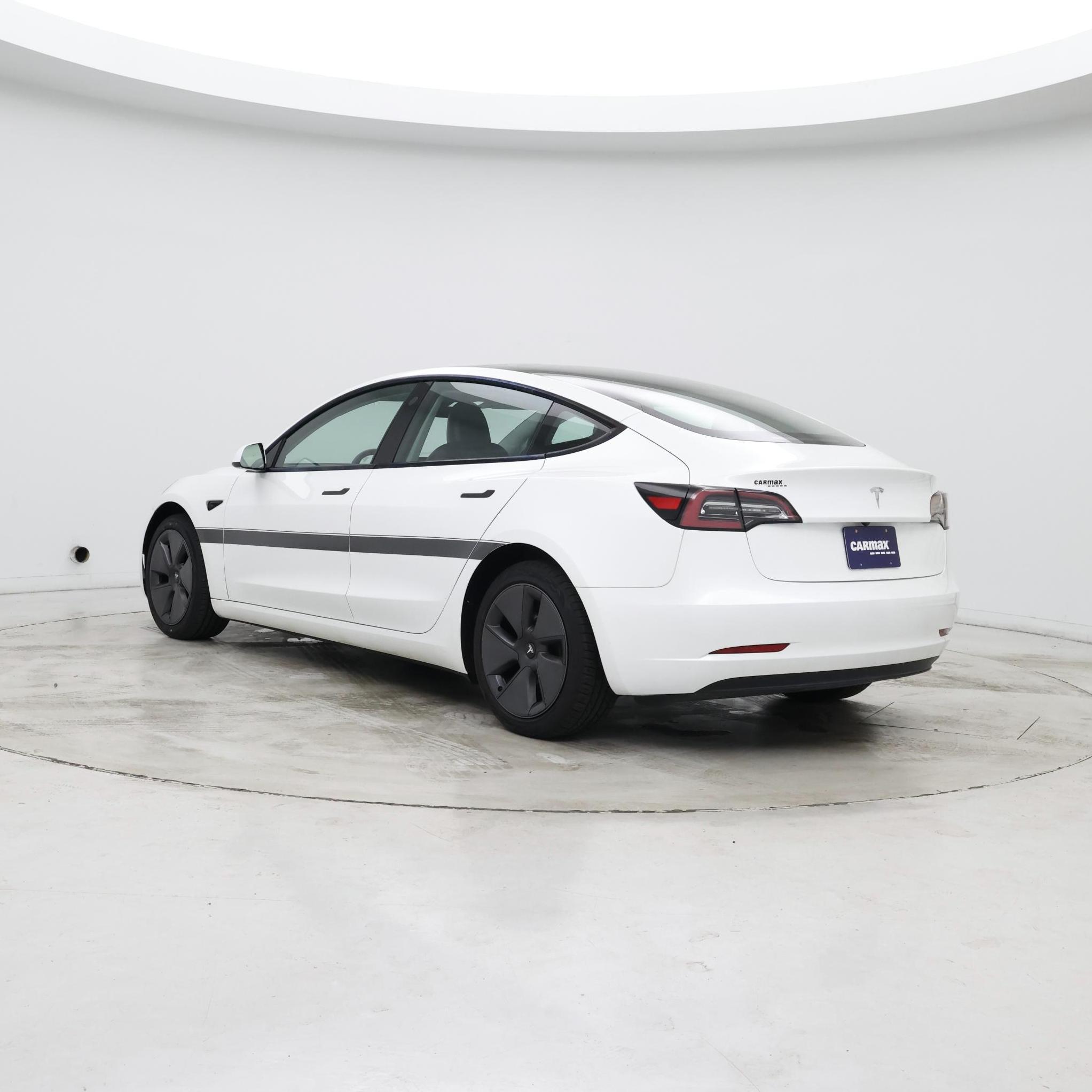 Thumbnail: 2023 Tesla Model 3 - 8