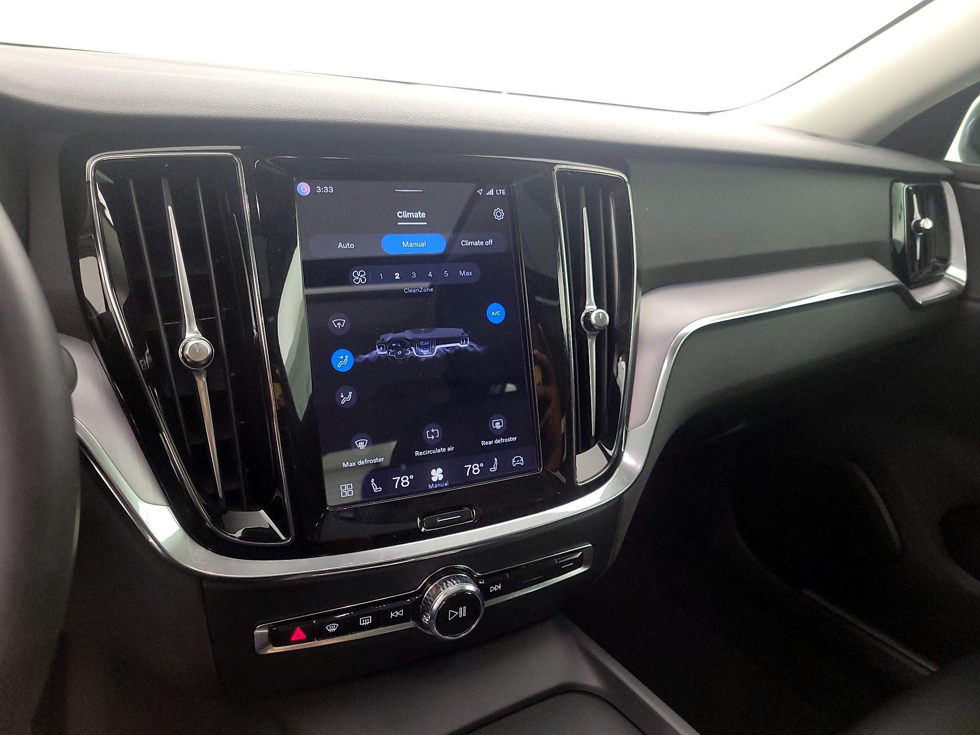 Thumbnail: 2024 Volvo S60 - 17