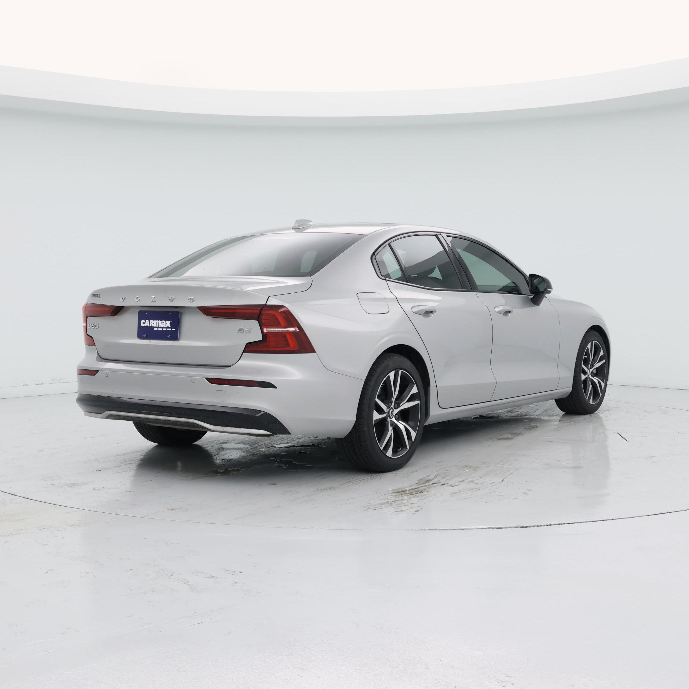 Thumbnail: 2024 Volvo S60 - 8