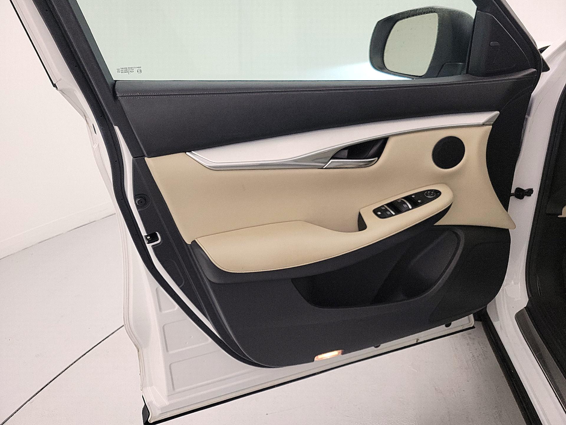 Thumbnail: 2019 INFINITI QX50 - 12