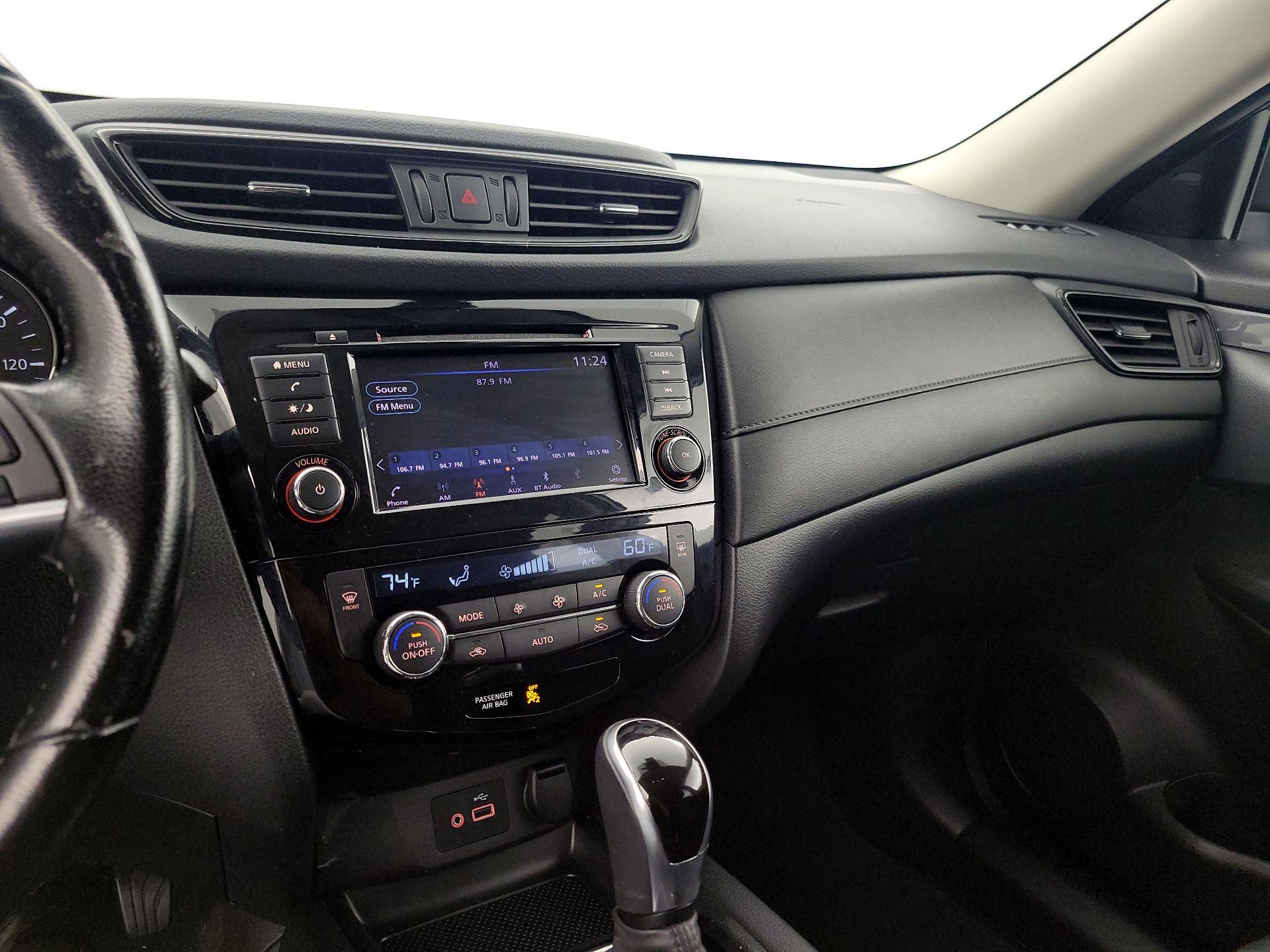 Thumbnail: 2020 Nissan Rogue - 15