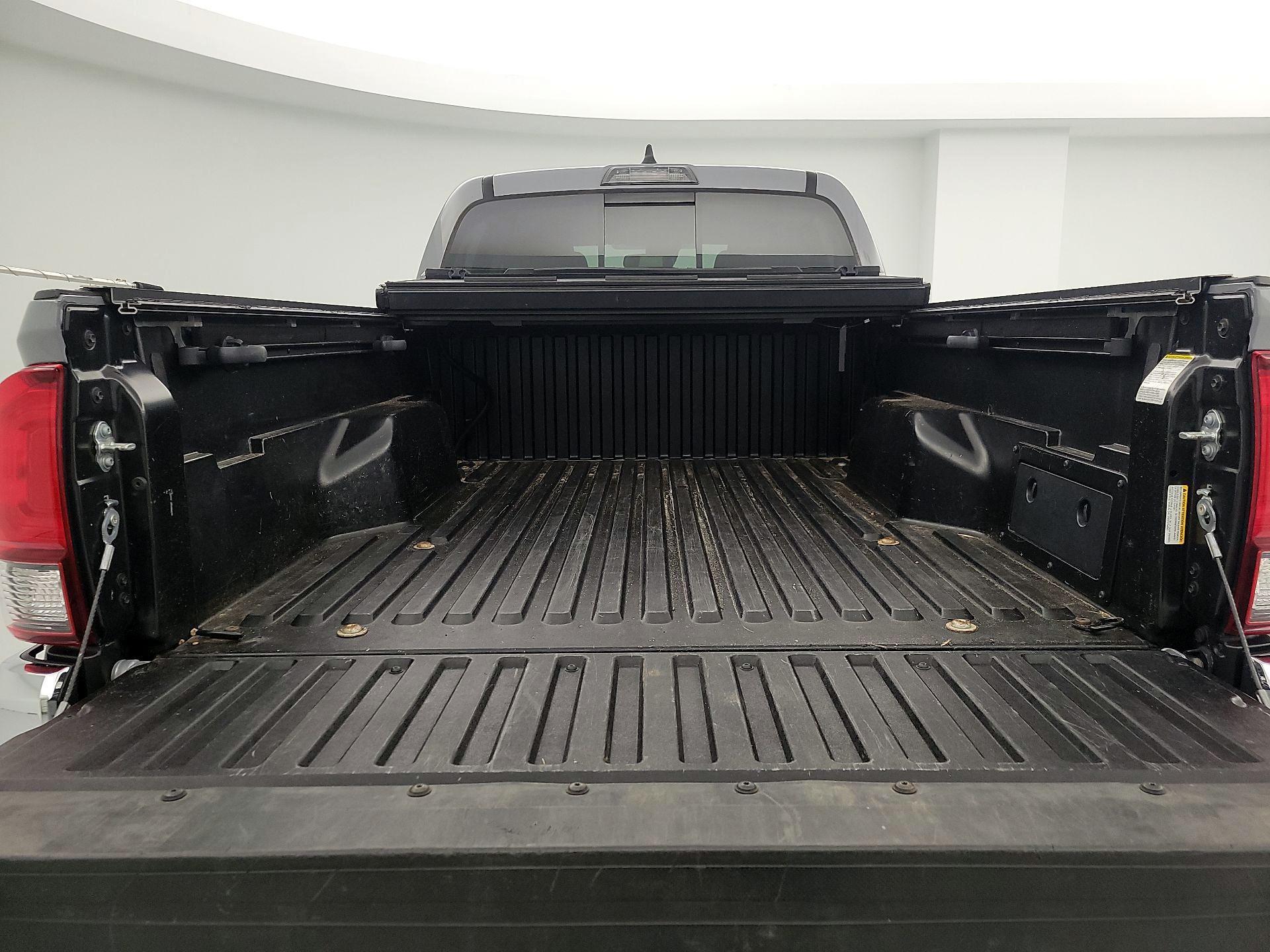 Thumbnail: 2021 Toyota Tacoma - 20