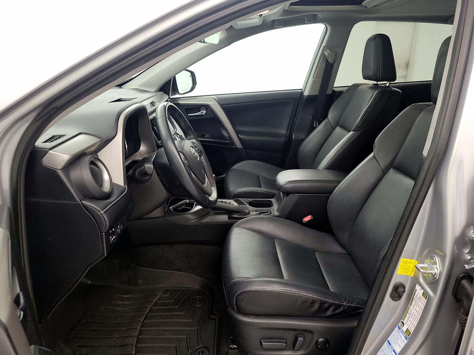Thumbnail: 2016 Toyota RAV4 - 11