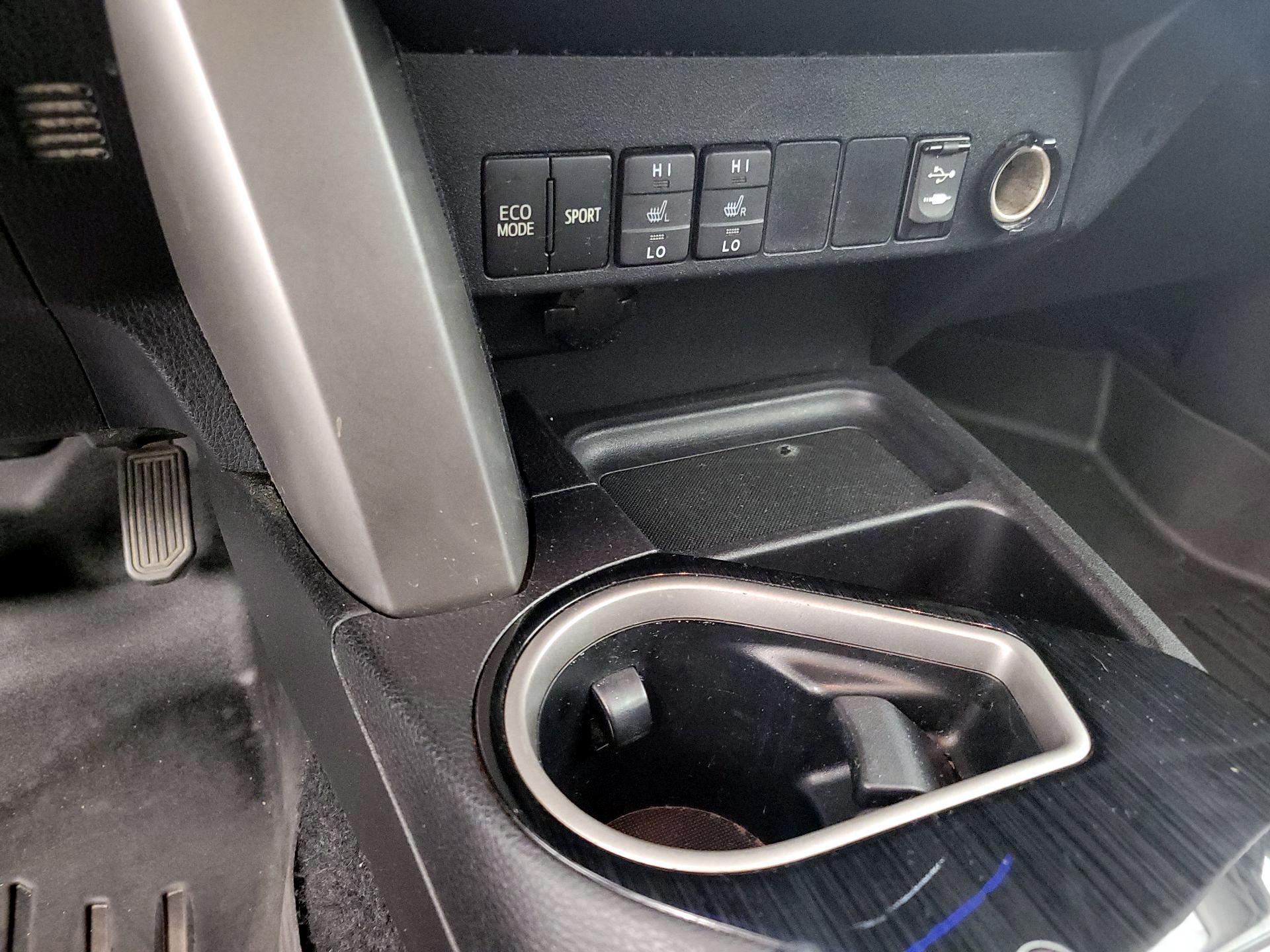 Thumbnail: 2016 Toyota RAV4 - 19
