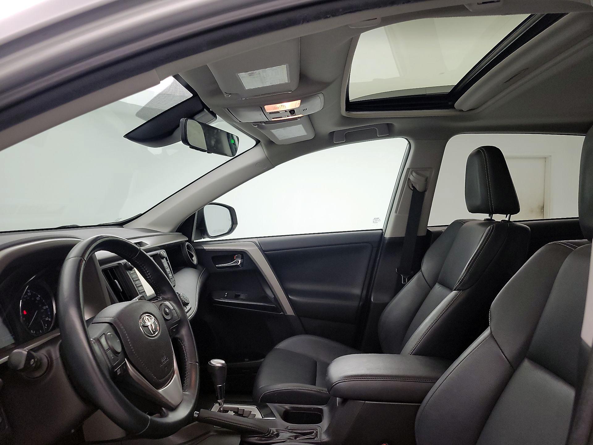 Thumbnail: 2016 Toyota RAV4 - 20