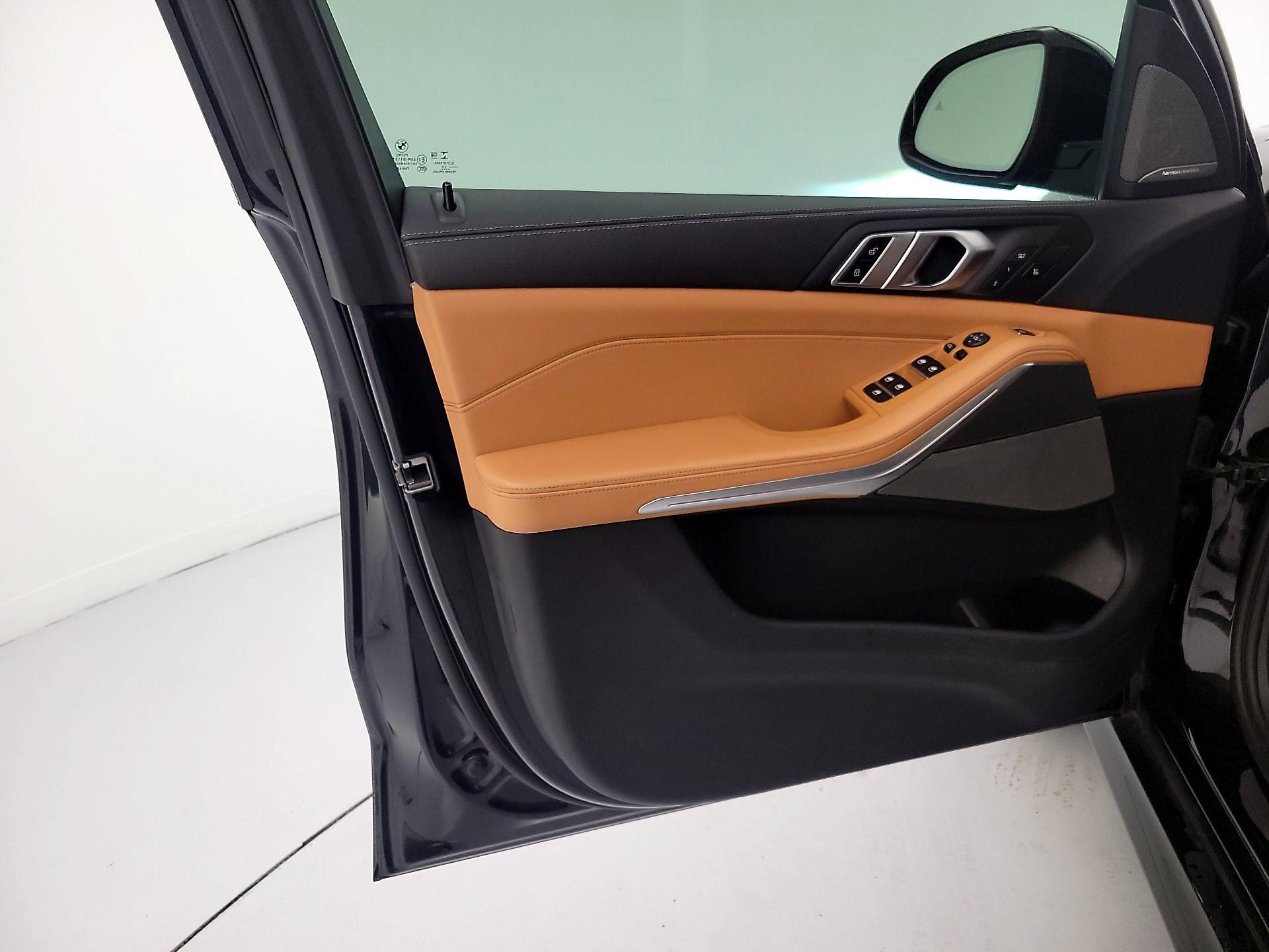 Thumbnail: 2022 BMW X5 - 12