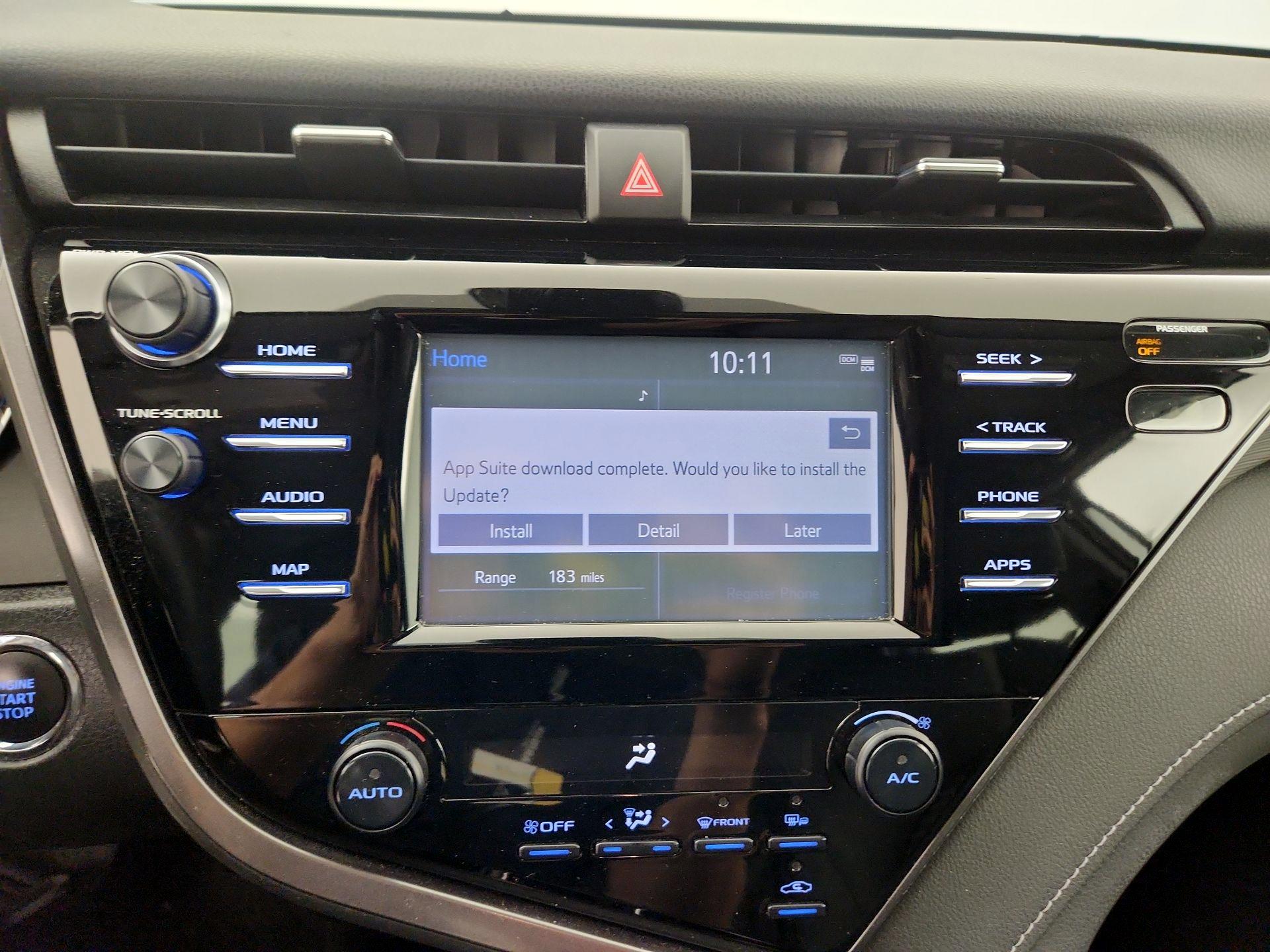 Thumbnail: 2019 Toyota Camry - 15