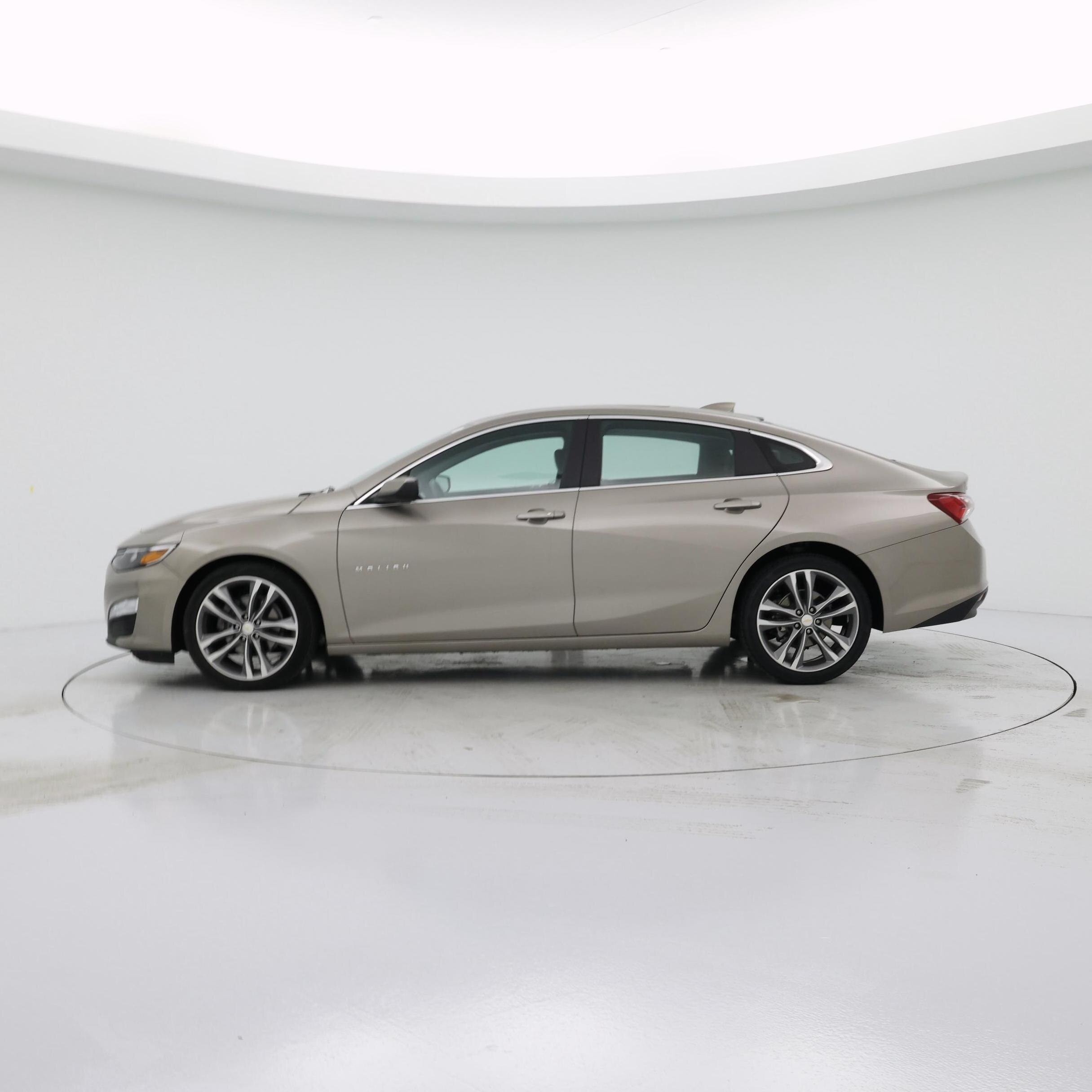 Thumbnail: 2022 Chevrolet Malibu - 3