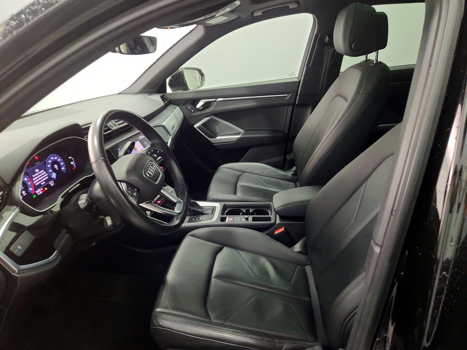 Thumbnail: 2021 Audi Q3 - 11