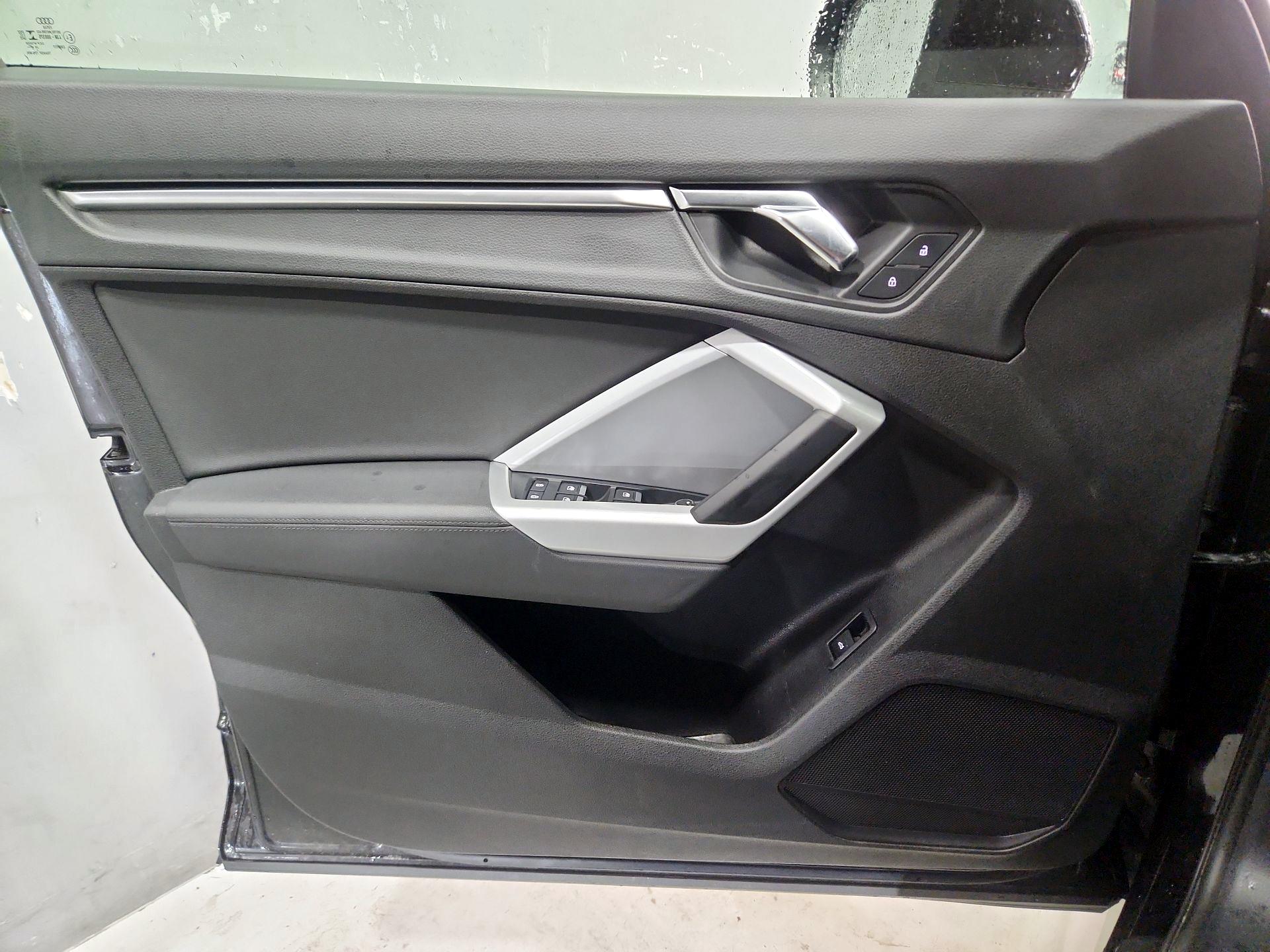 Thumbnail: 2021 Audi Q3 - 12