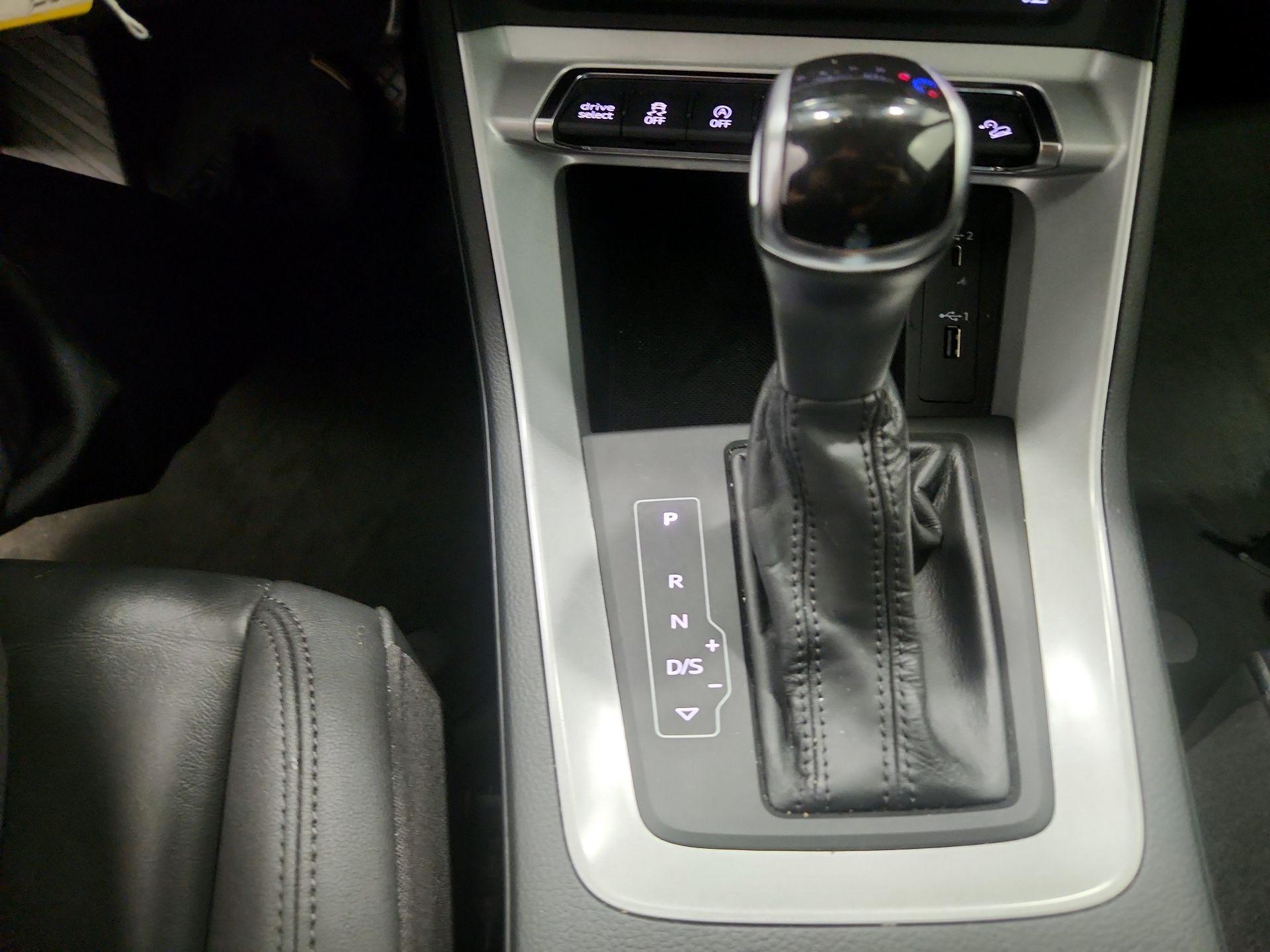 Thumbnail: 2021 Audi Q3 - 16