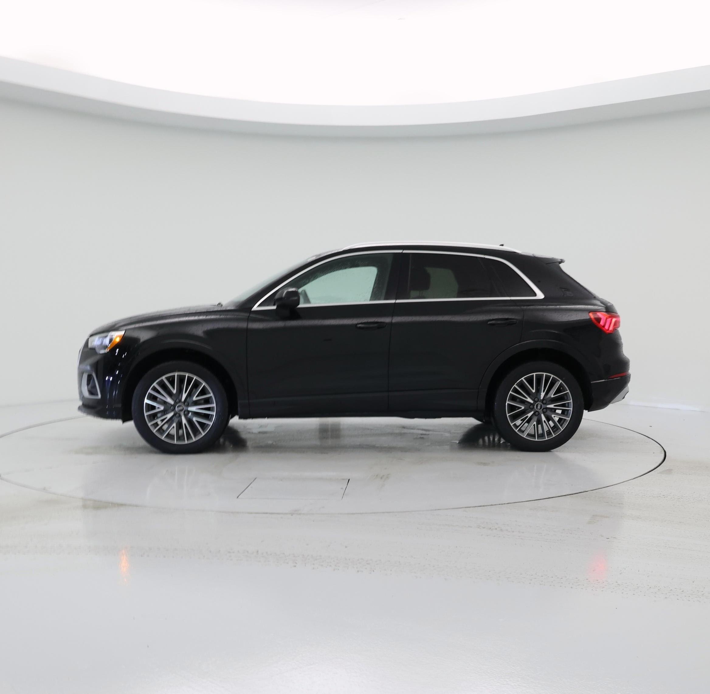Thumbnail: 2021 Audi Q3 - 3