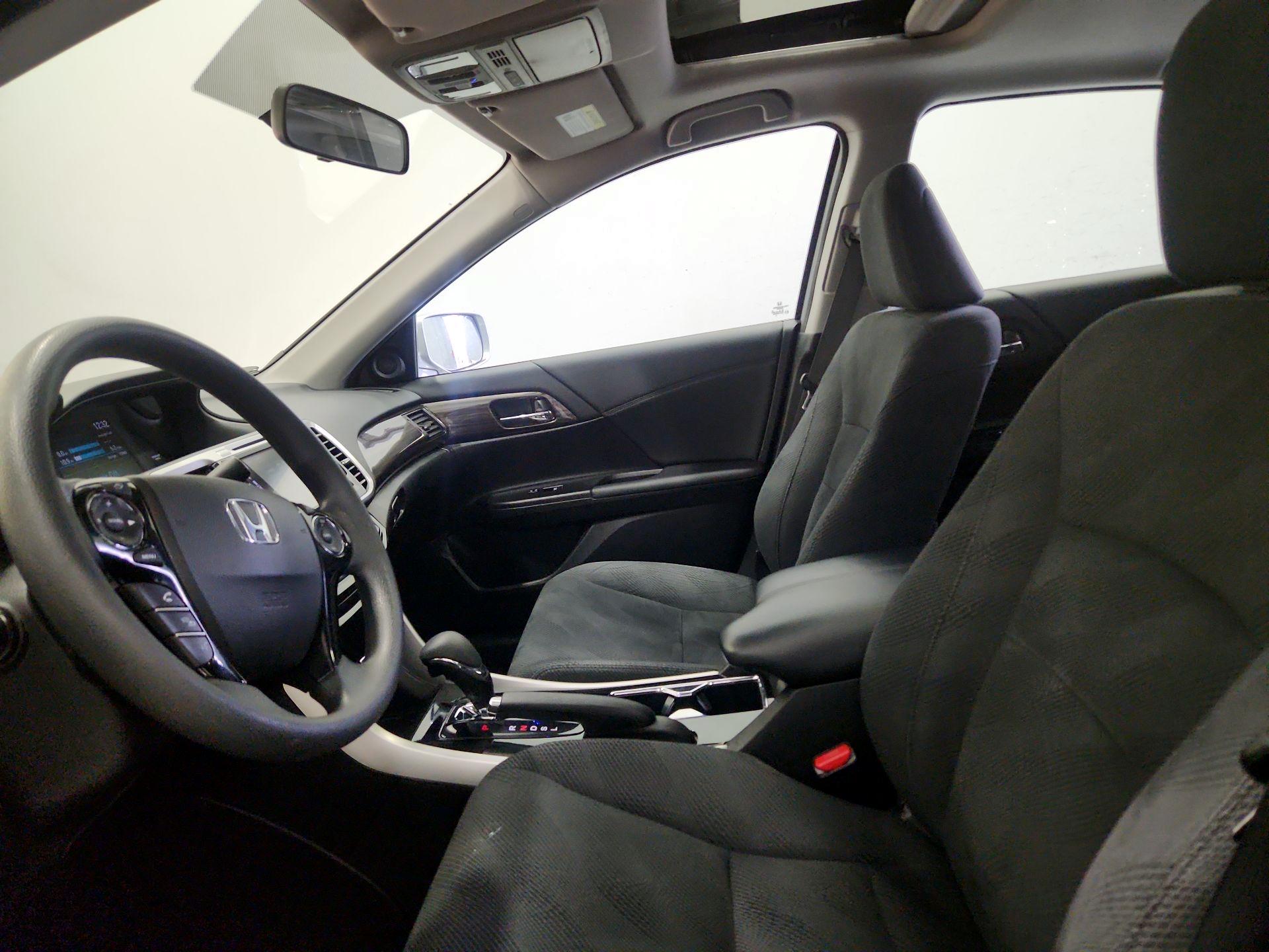 Thumbnail: 2016 Honda Accord - 11