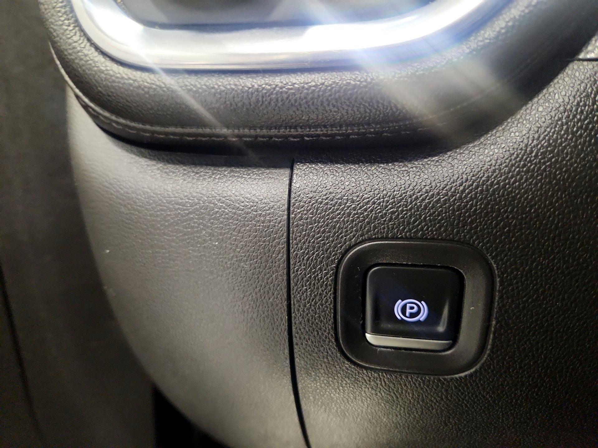 Thumbnail: 2019 Chevrolet Silverado 1500 - 13
