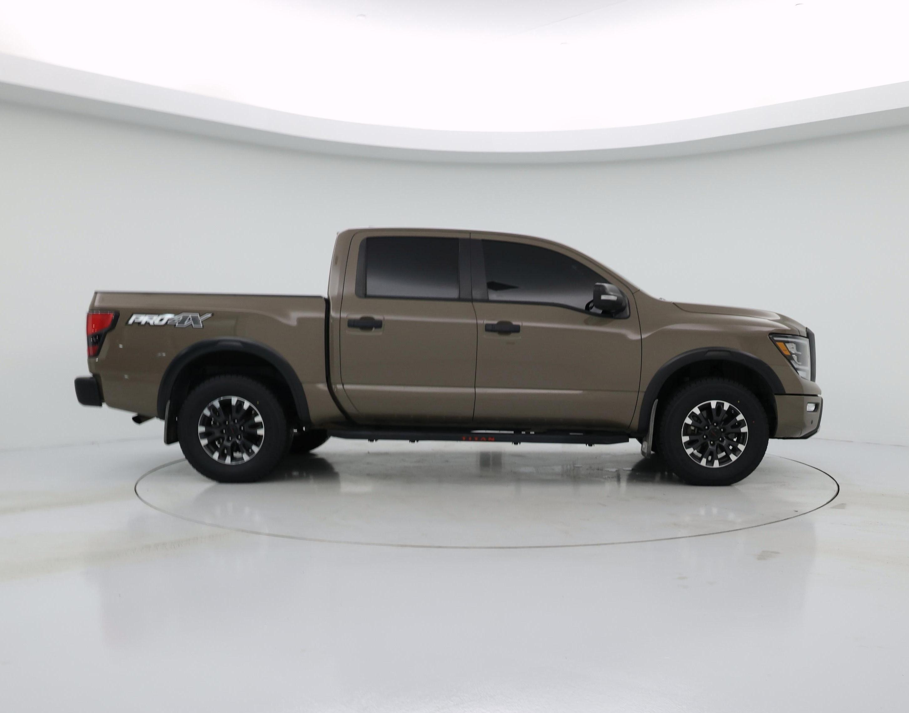 Thumbnail: 2022 Nissan Titan - 7