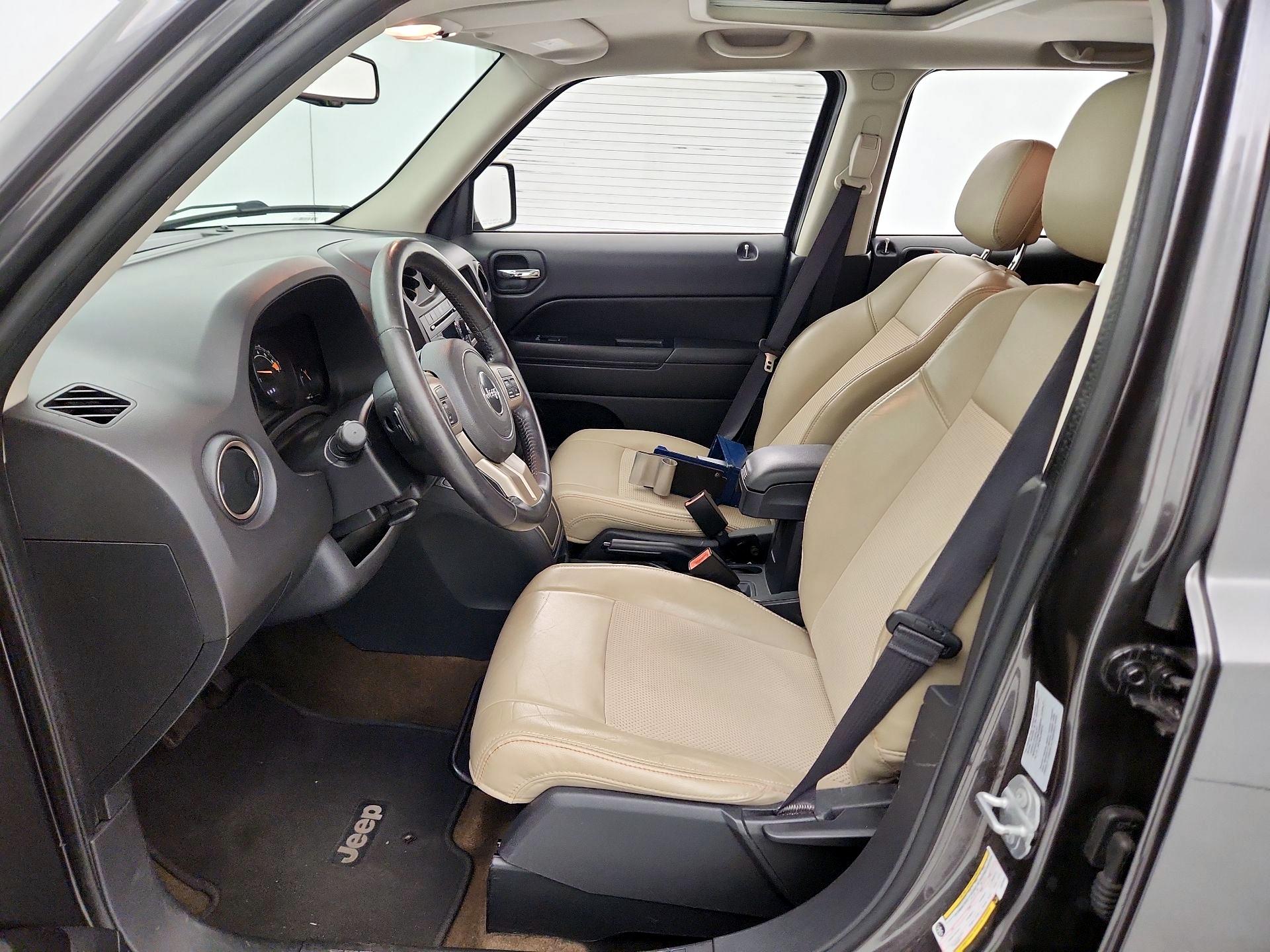 Thumbnail: 2016 Jeep Patriot - 11