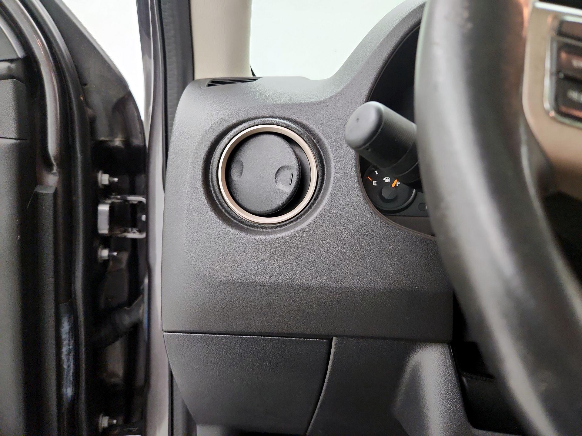 Thumbnail: 2016 Jeep Patriot - 13