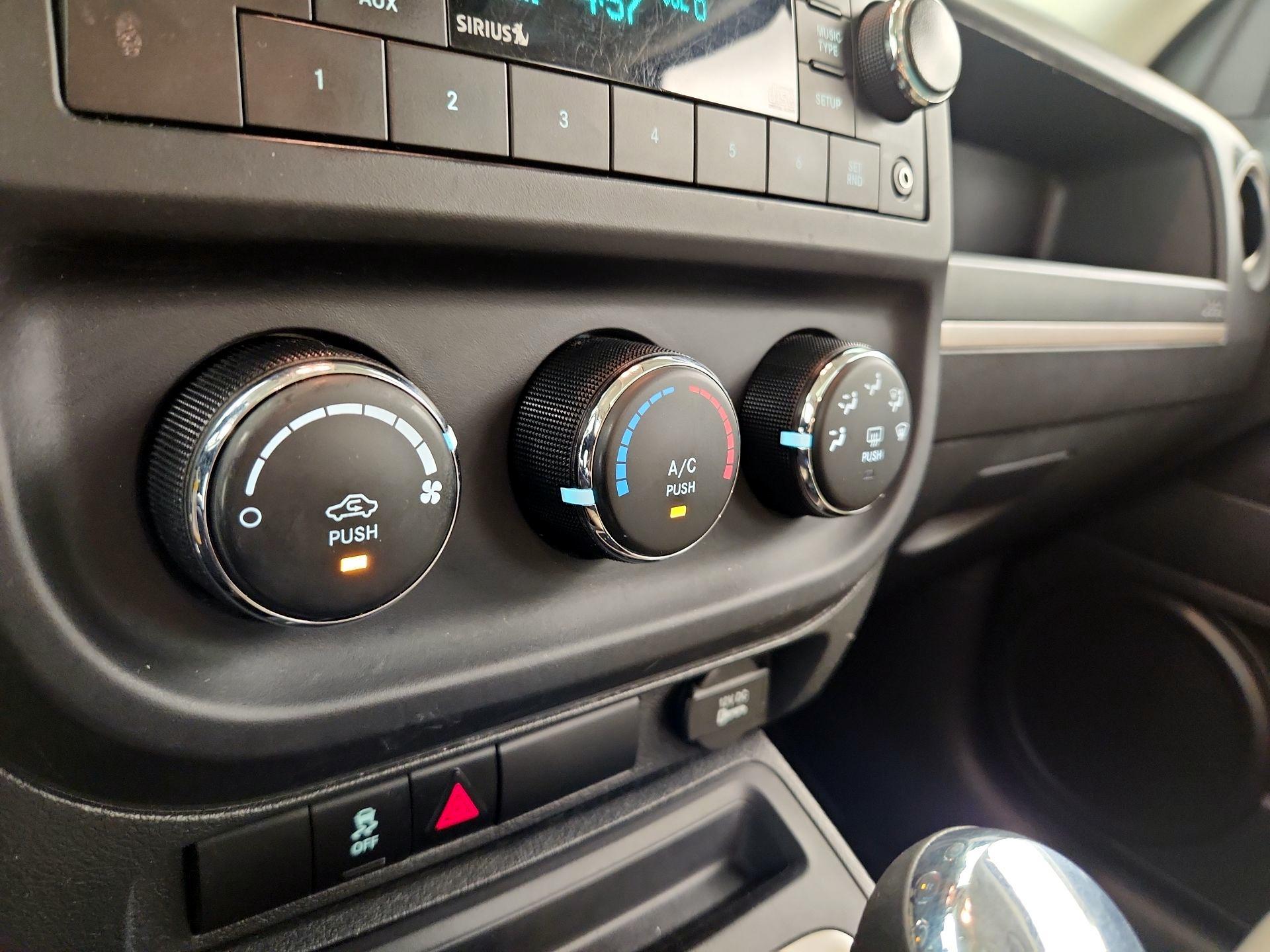 Thumbnail: 2016 Jeep Patriot - 15