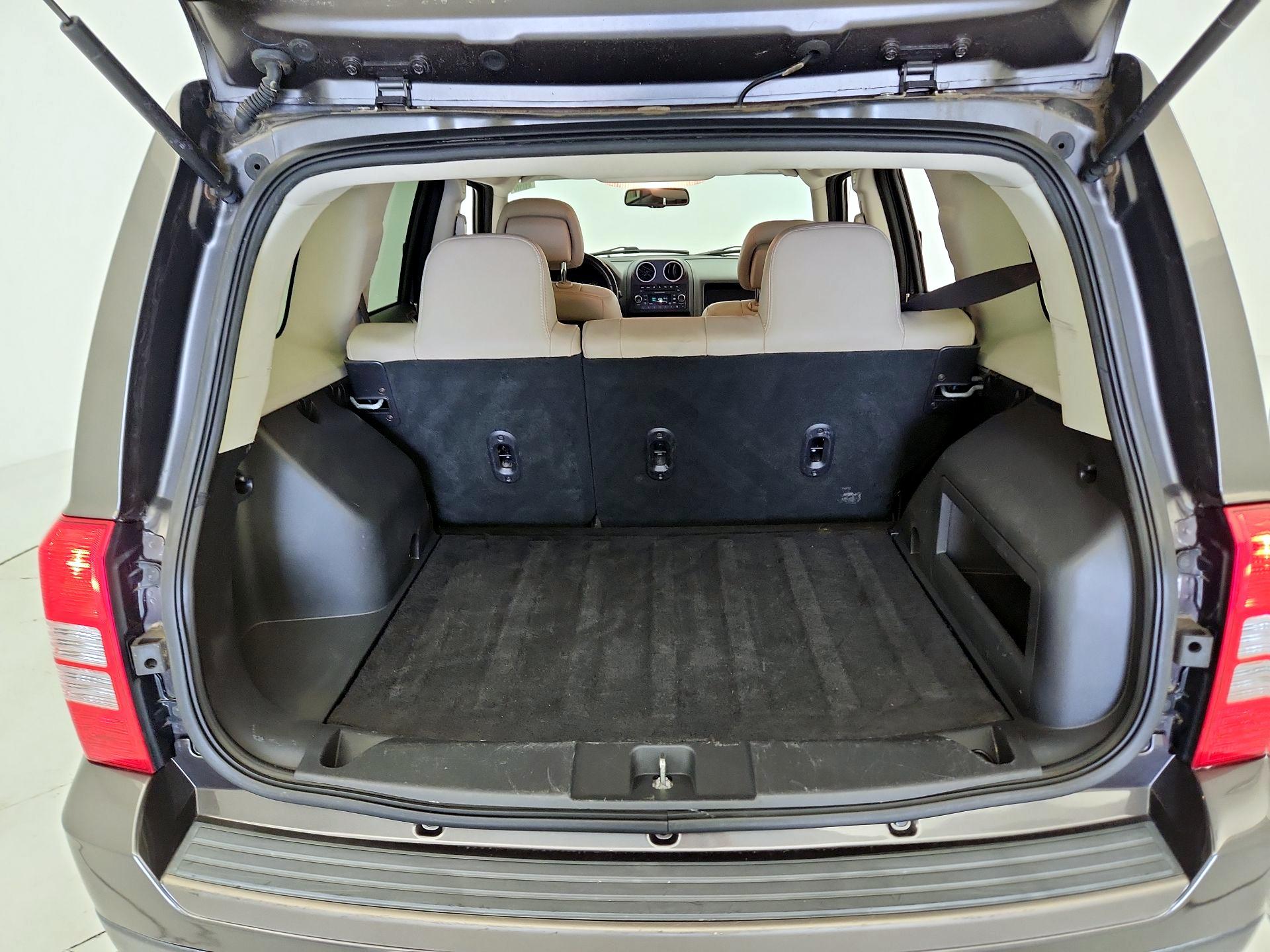 Thumbnail: 2016 Jeep Patriot - 20